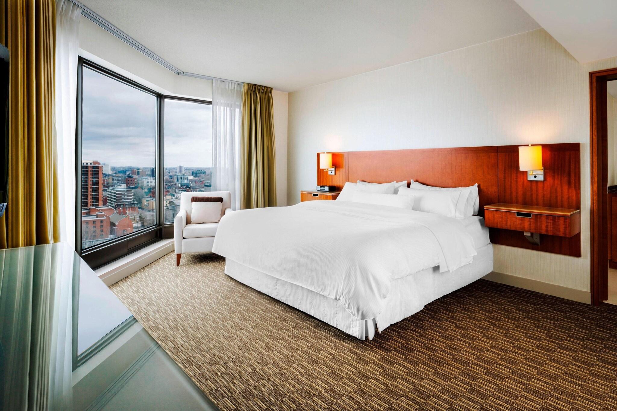 Double Deluxe King Bed