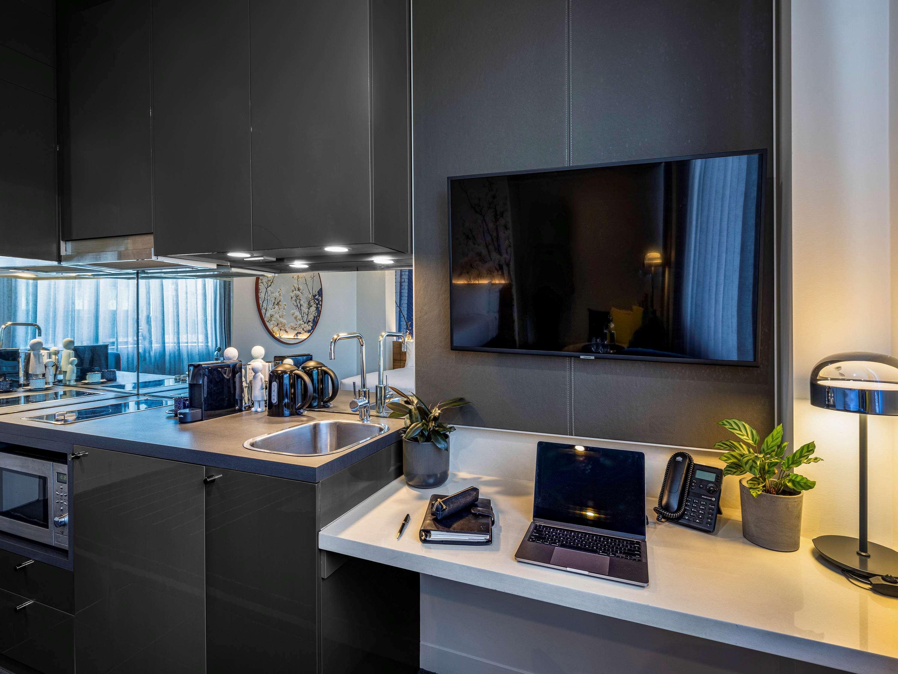 Apartment Queen Size Bed