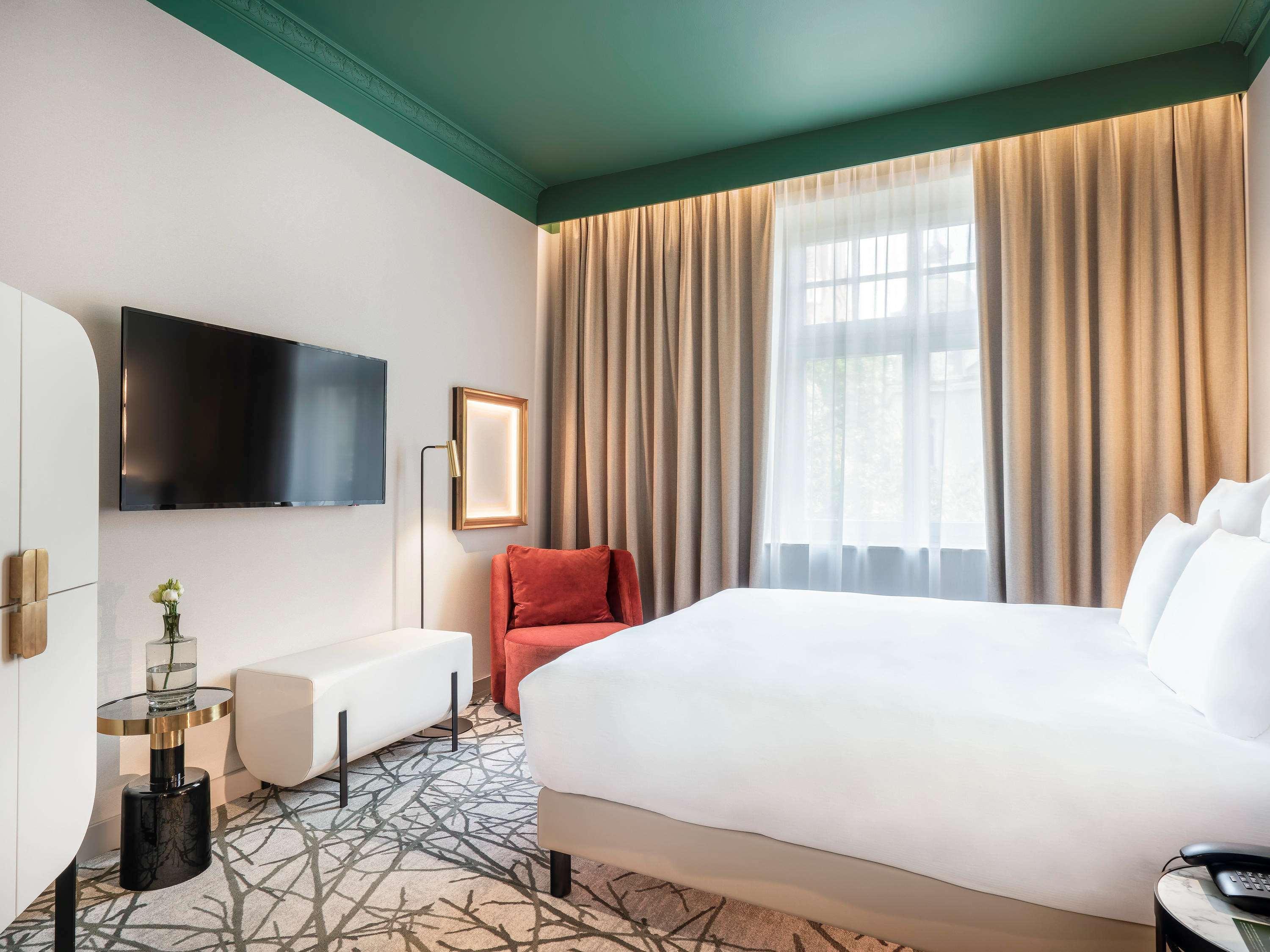 Double Classic King Bed