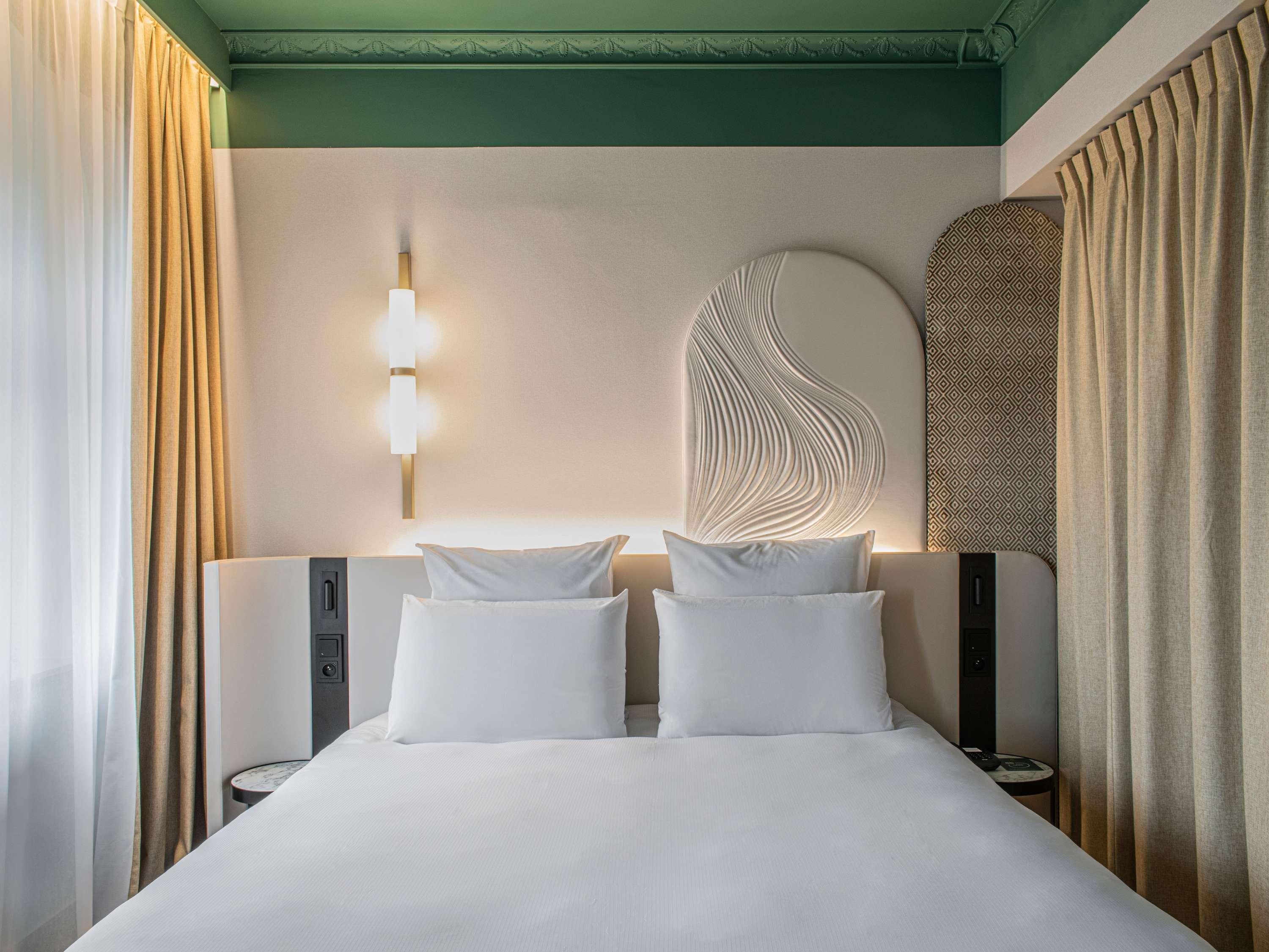 Double Deluxe King Bed