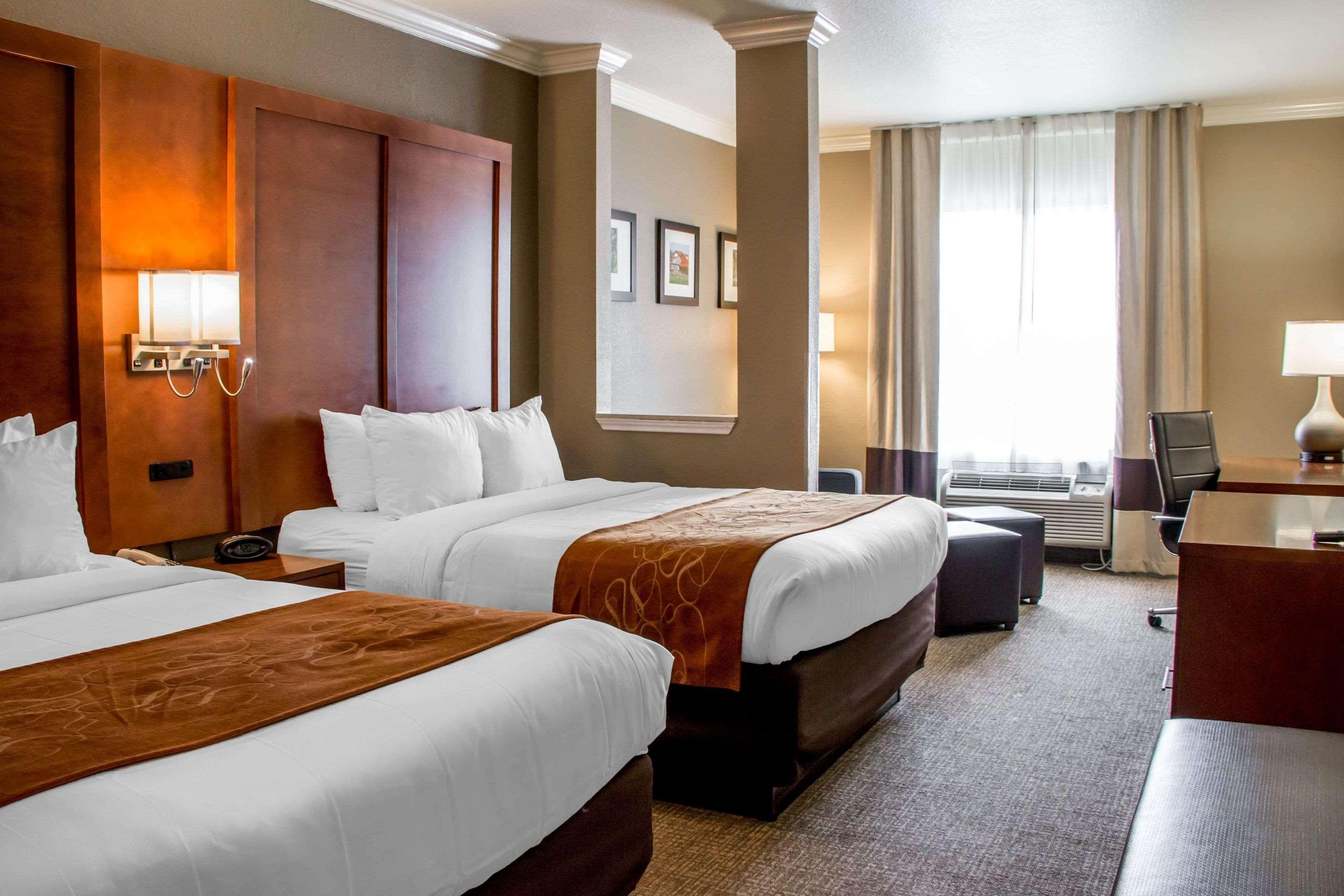 Suite Two Queen Beds Non Smoking