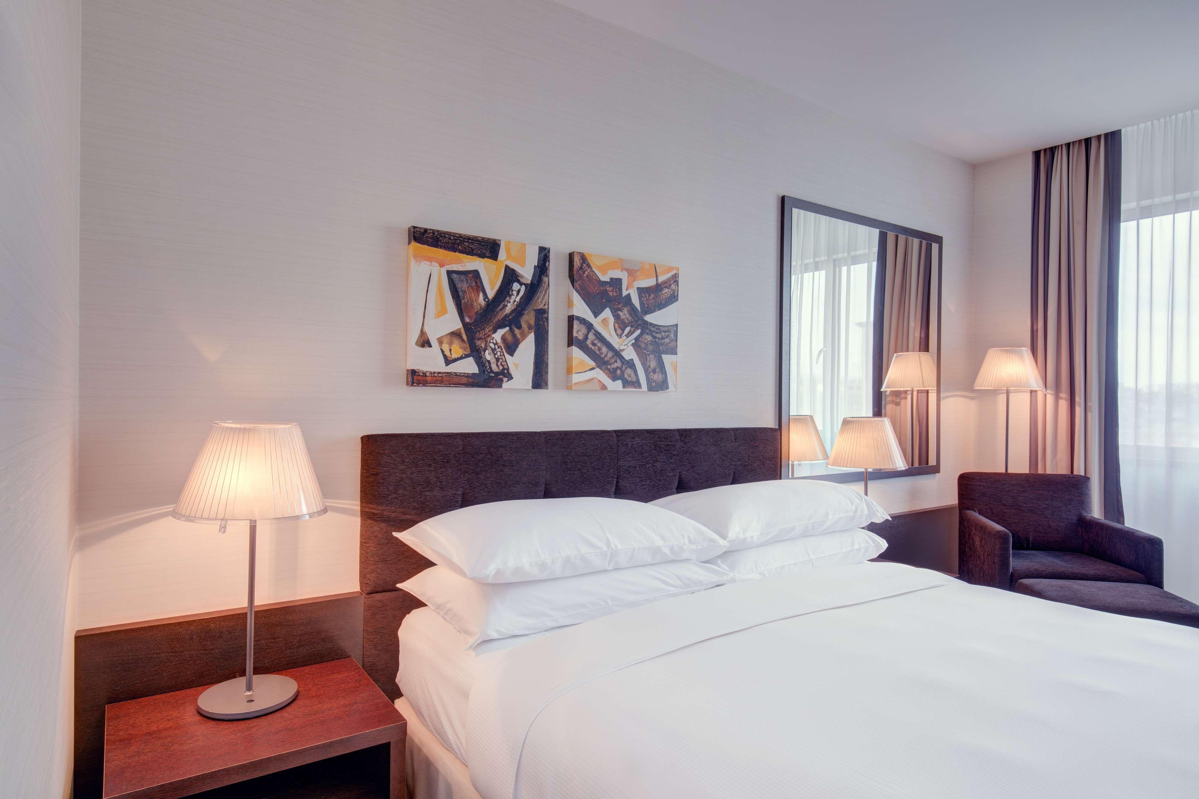 Double Guest Room King Bed