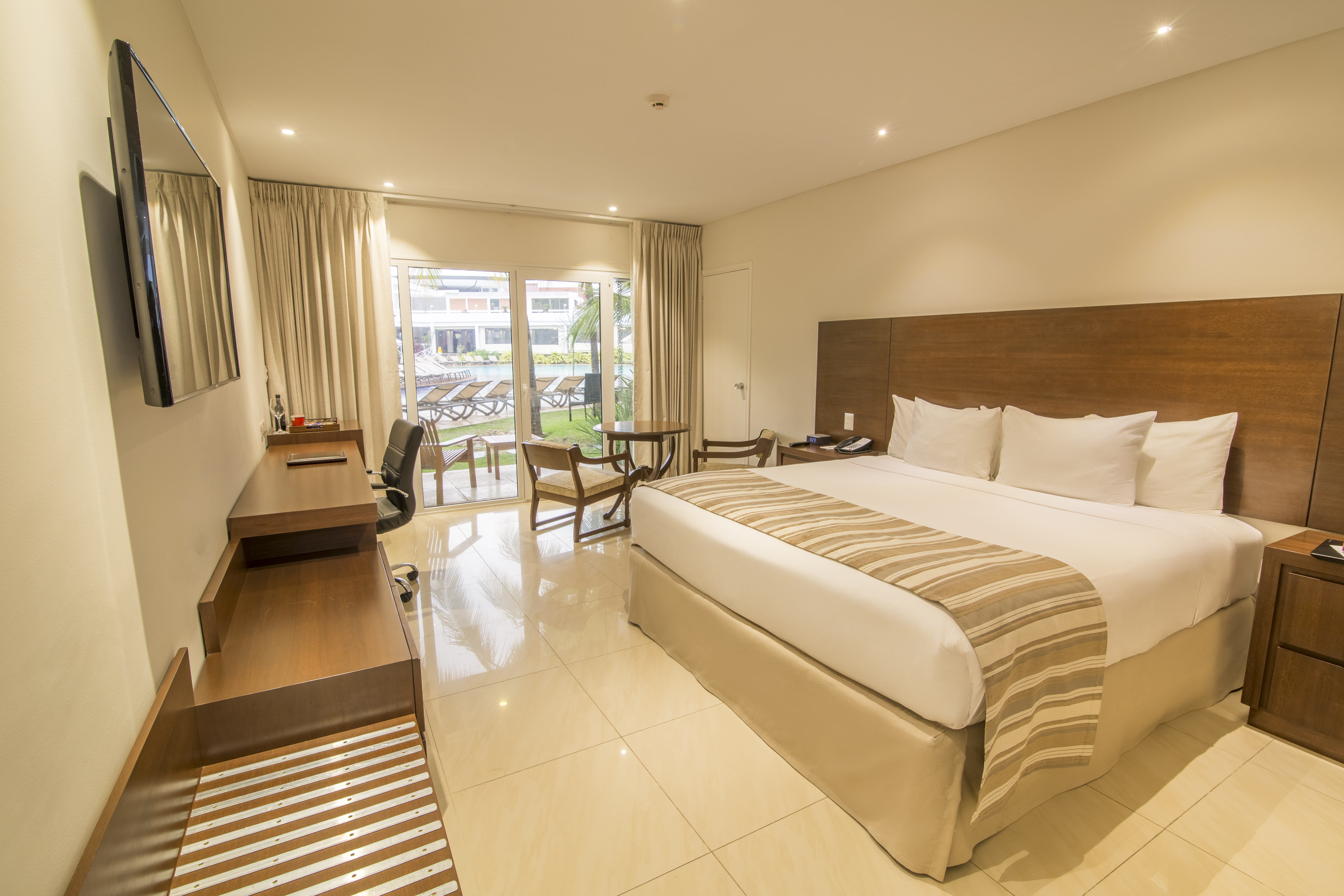 Double Pool View King Bed