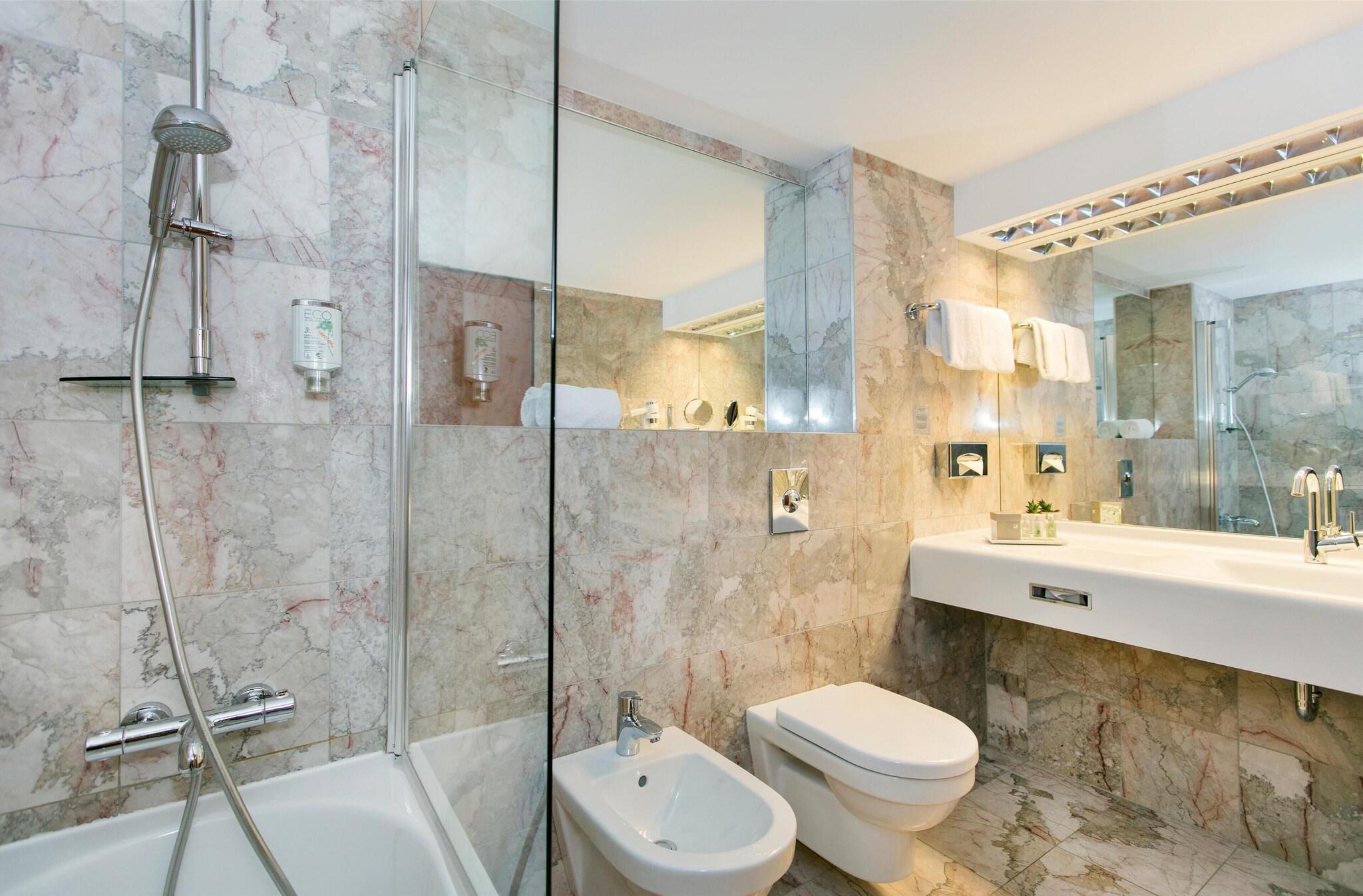 Junior Suite King Size Bed