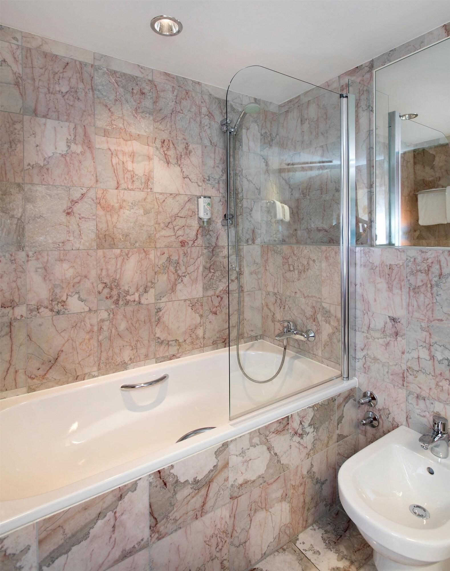 Junior Suite King Size Bed