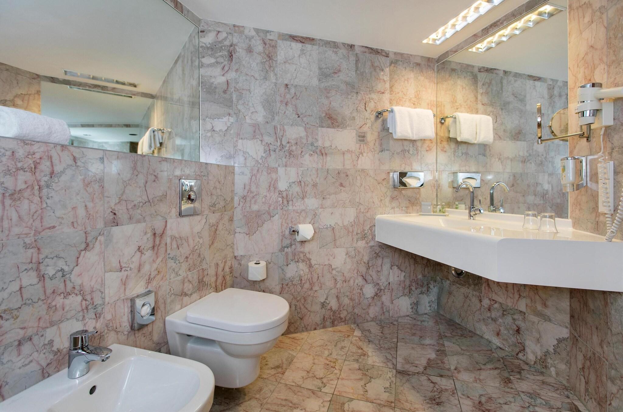 Junior Suite King Size Bed