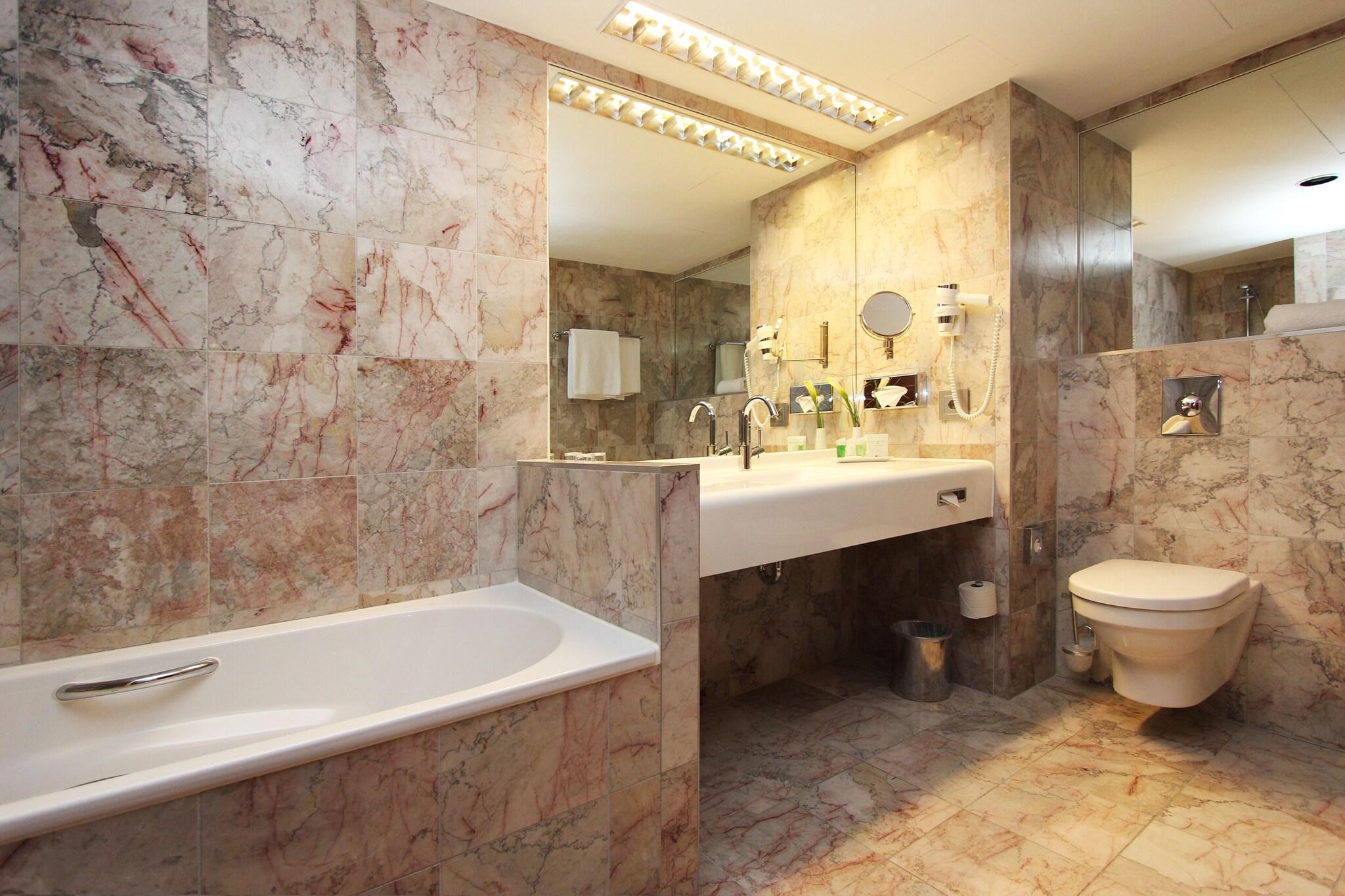 Junior Suite King Size Bed