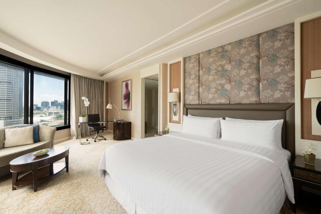 Double Executive King Bed