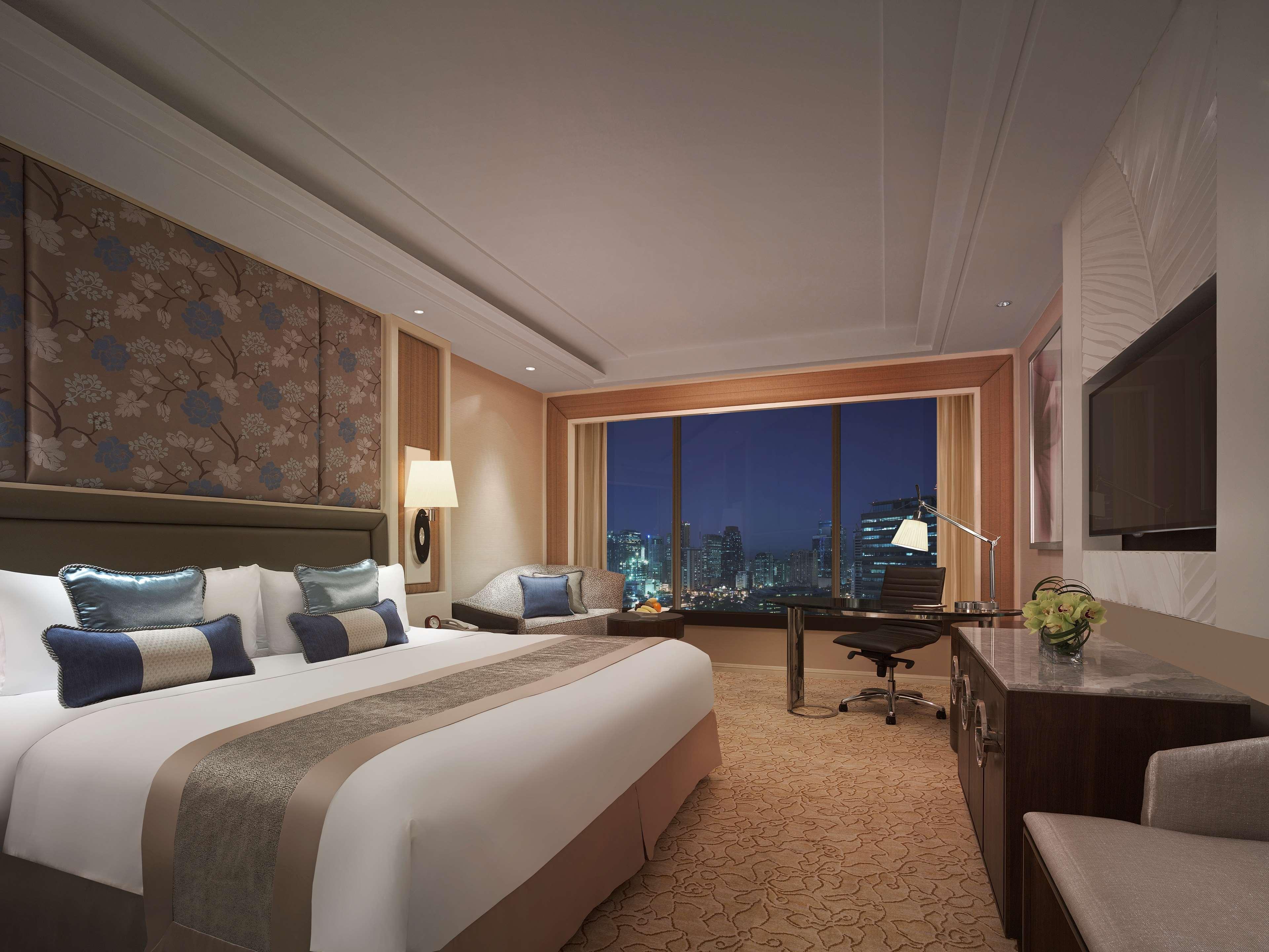 Double Deluxe King Bed