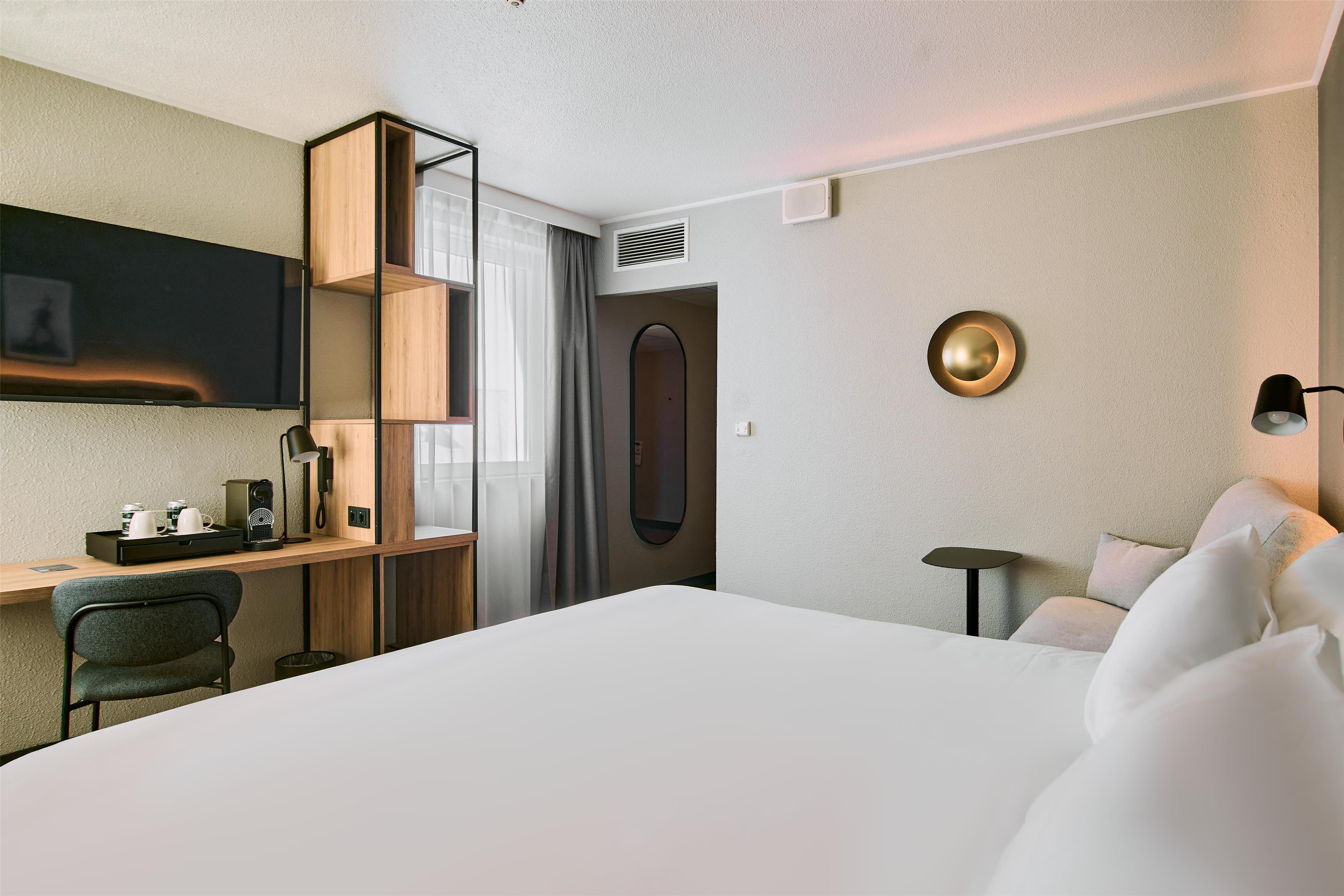 Double Superior King Bed