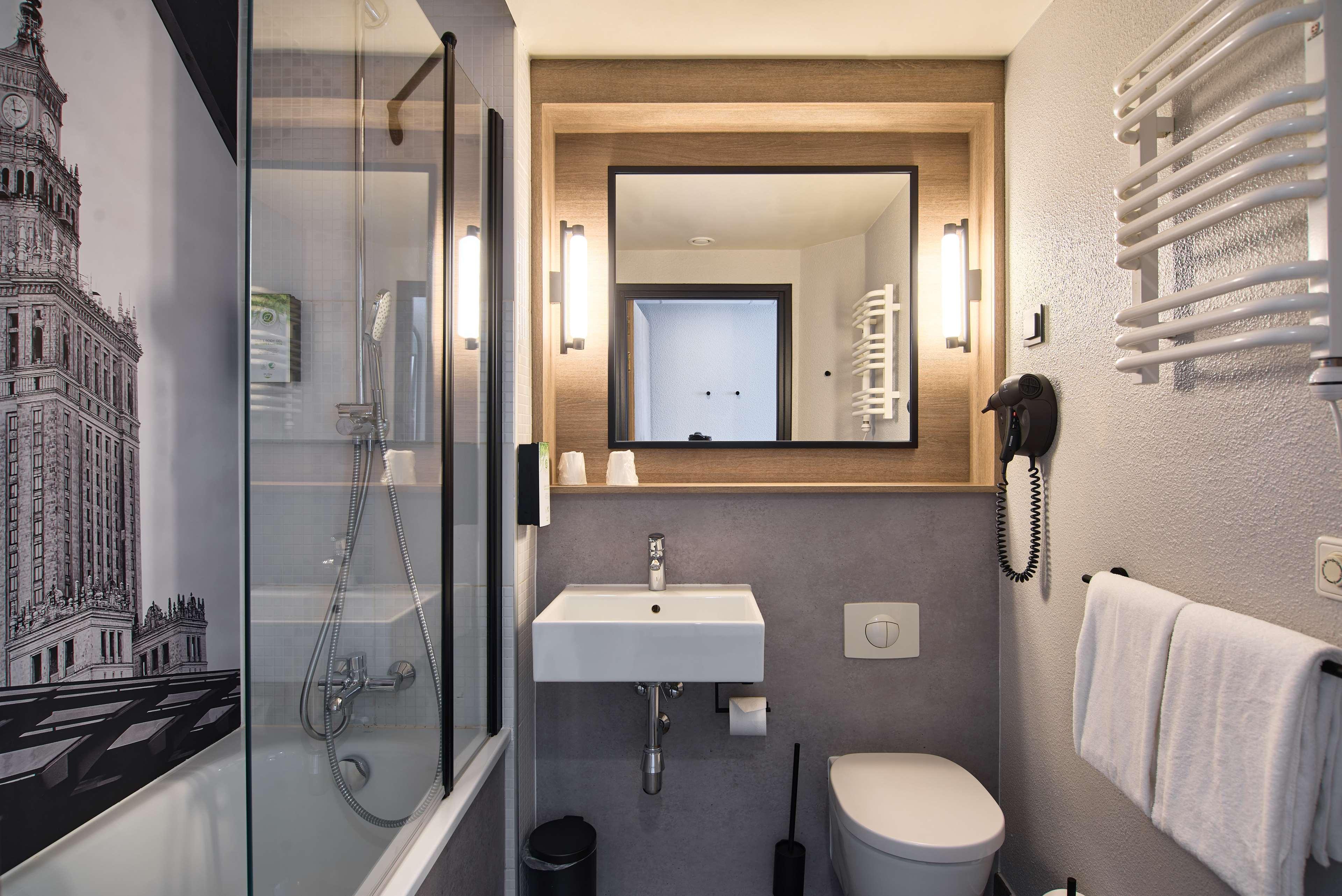 Double Queen Size Bed