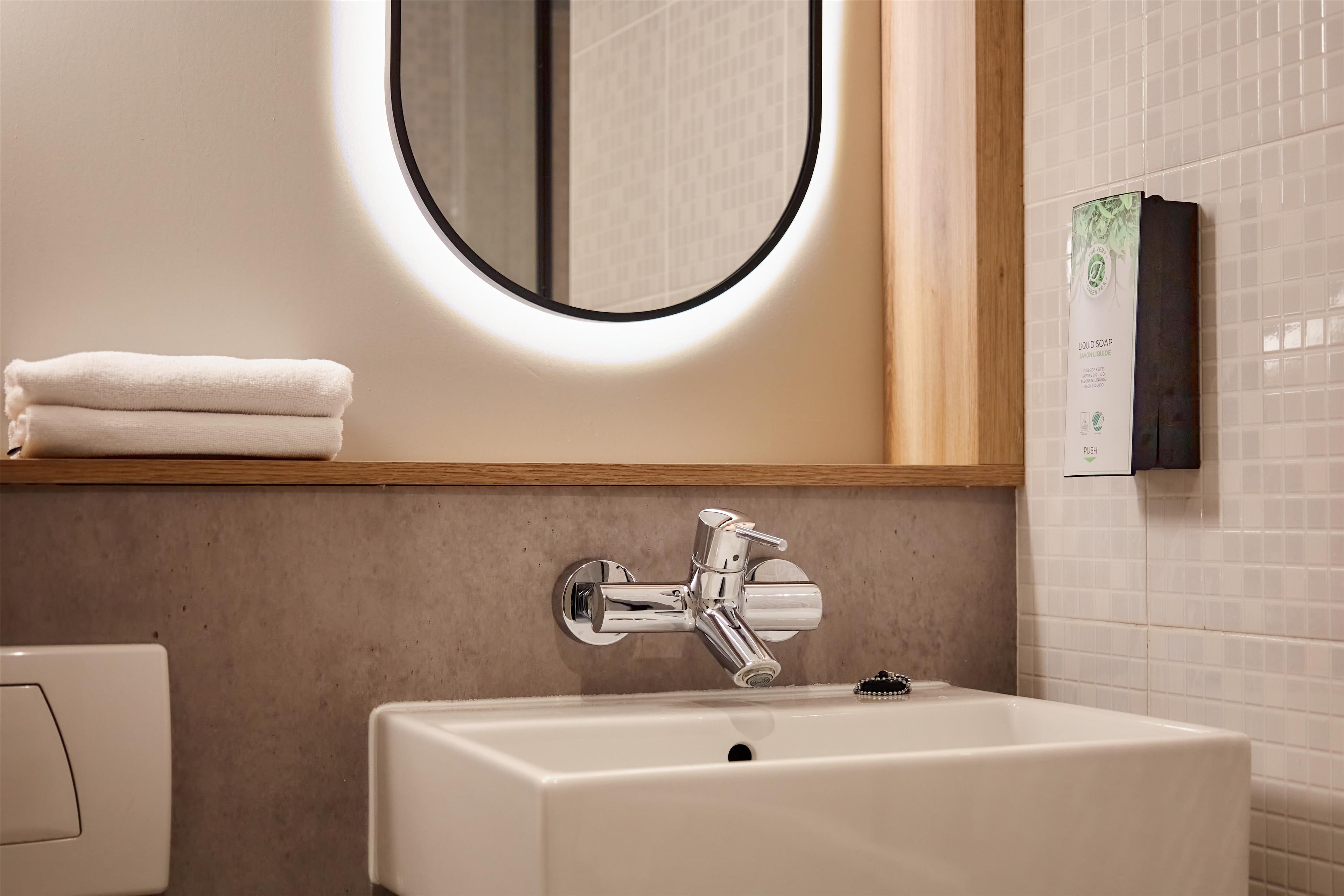 Double Queen Size Bed