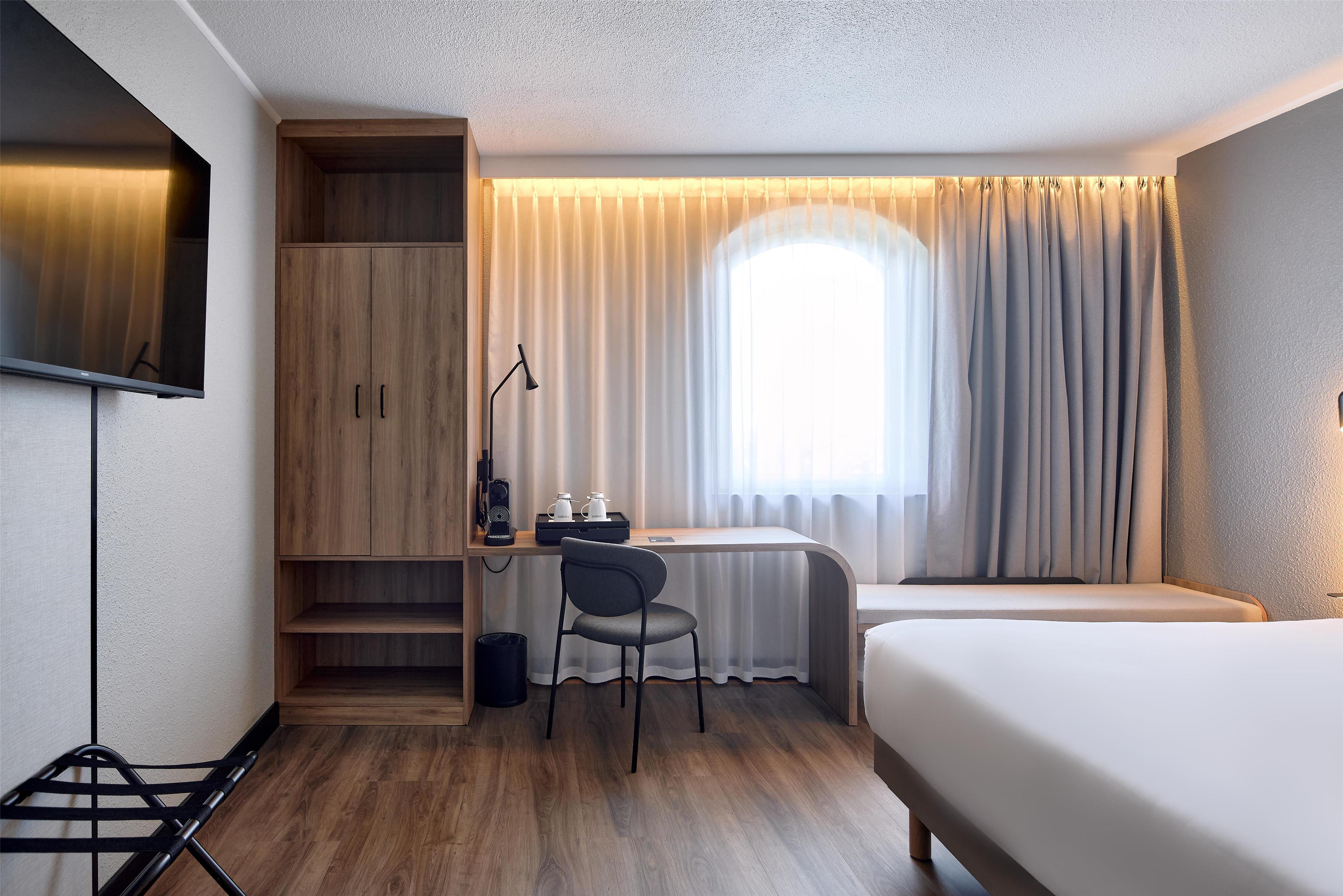 Double Superior King Bed