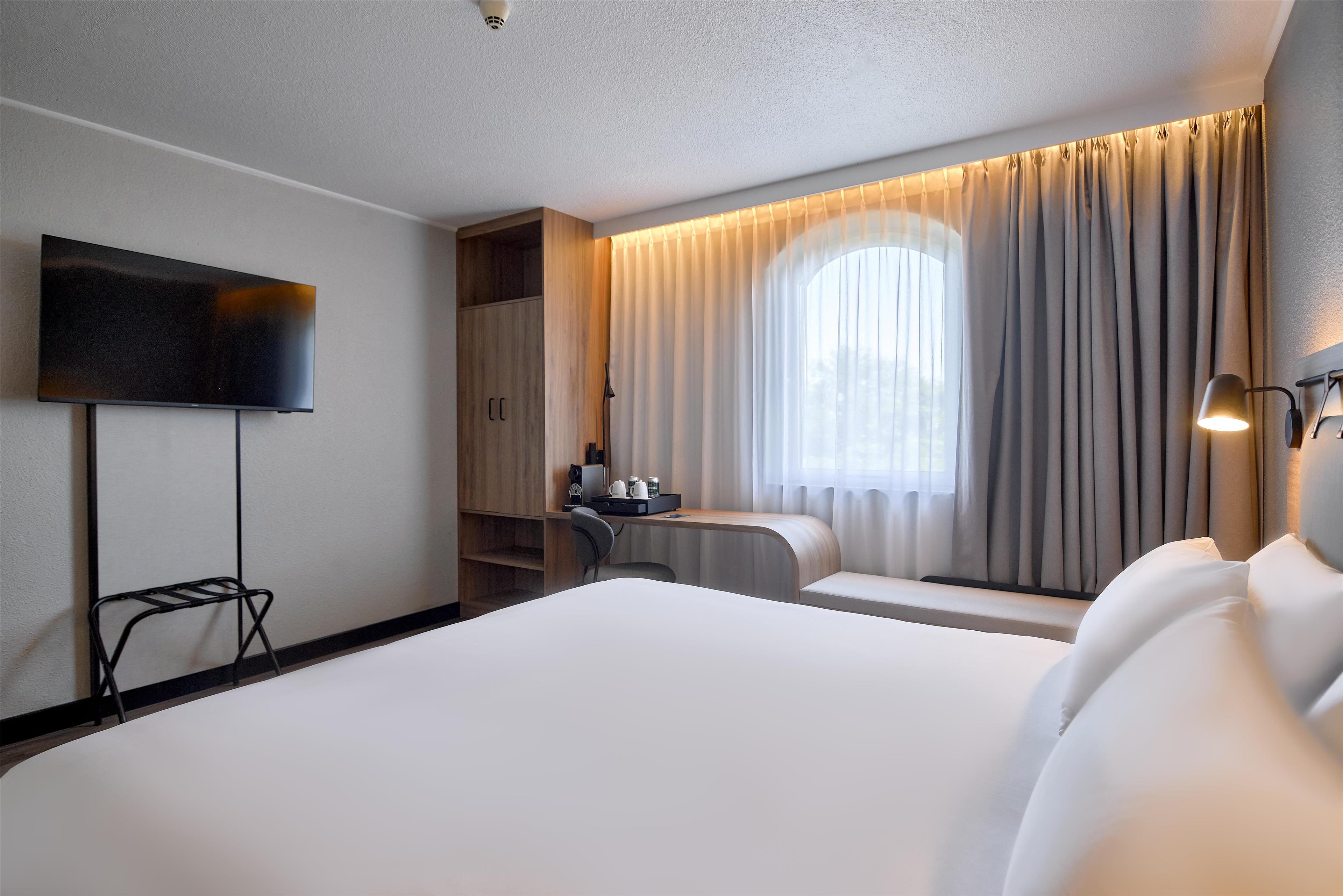 Double Superior King Bed