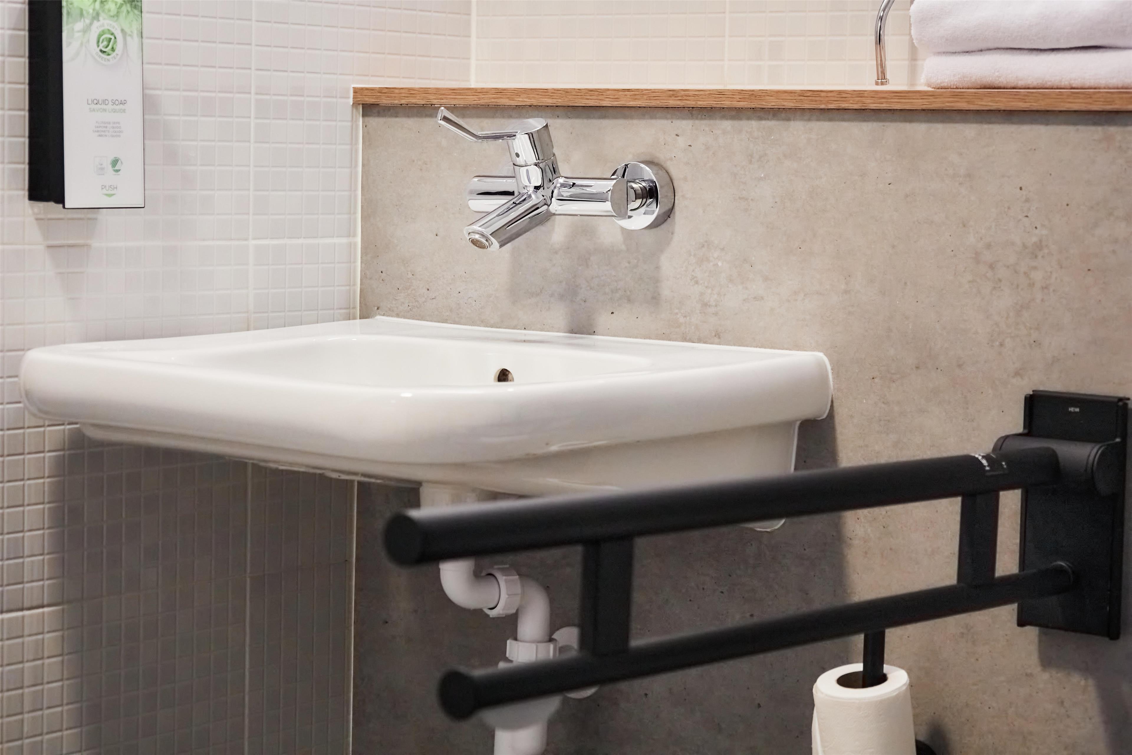 Double Queen Size Bed