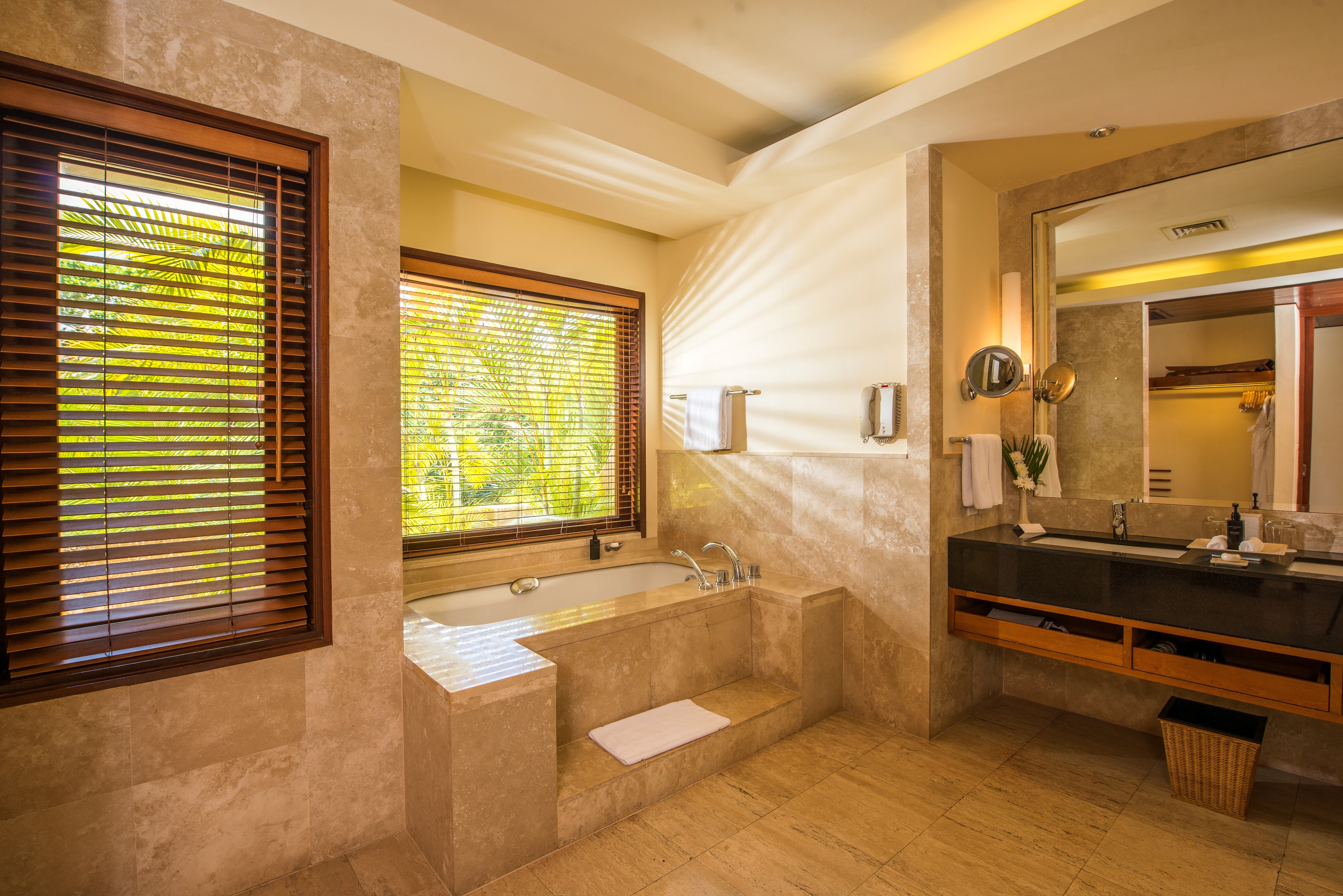 Junior Suite Ocean Front