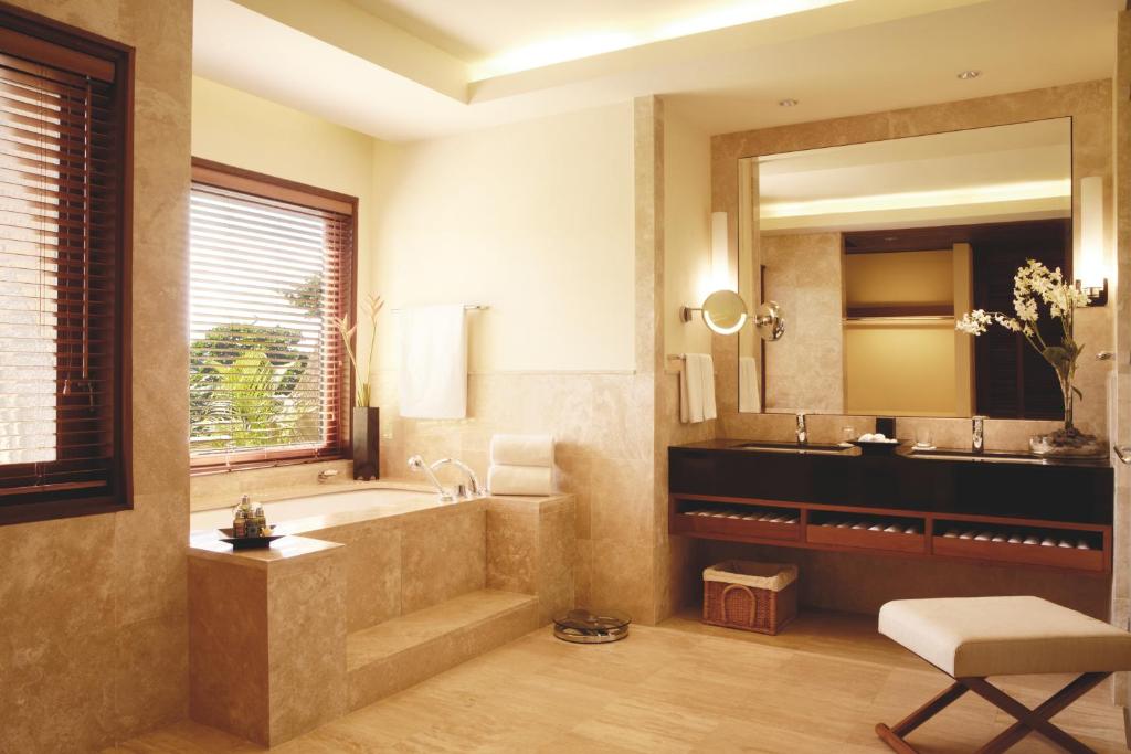 Junior Suite with Views