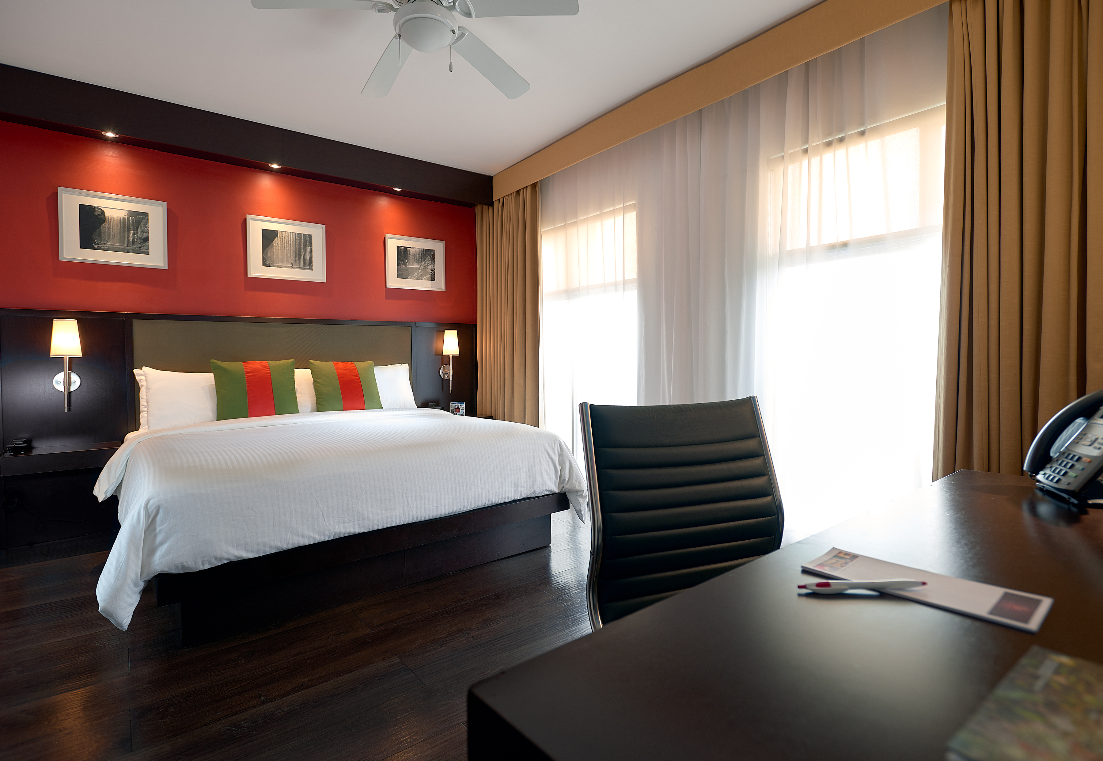 Double Deluxe King Bed