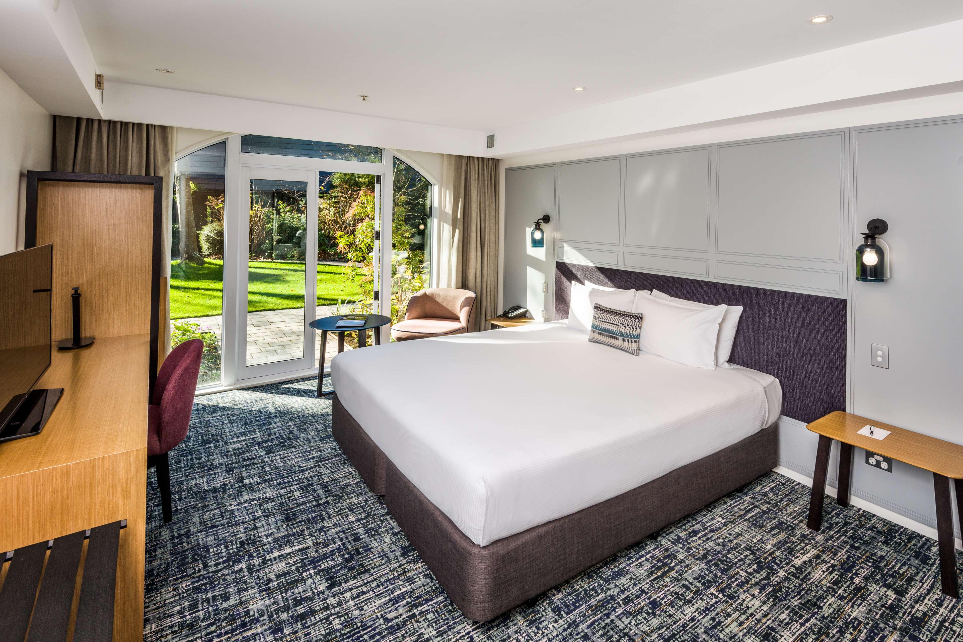 Double Deluxe King Bed