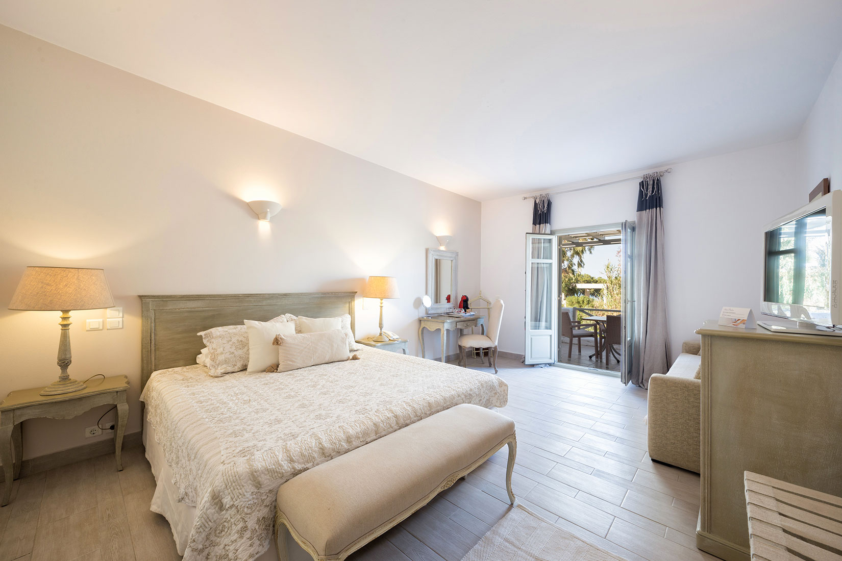 Junior Suite Side Sea View