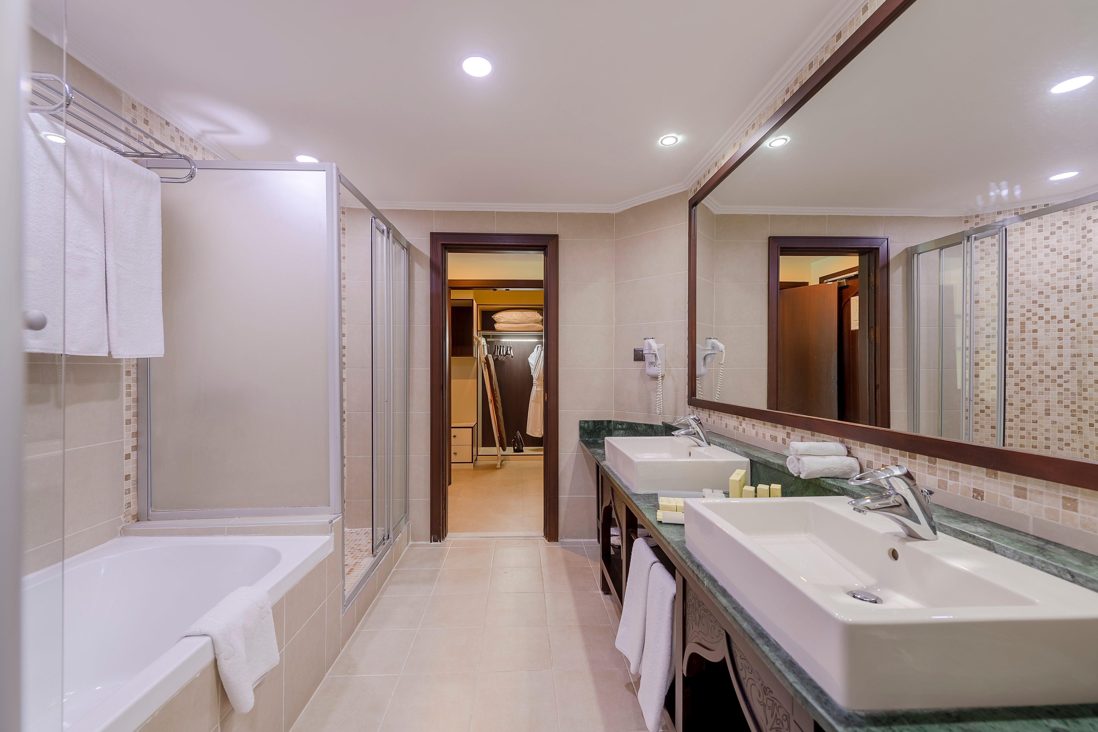 Junior Suite Side Sea View