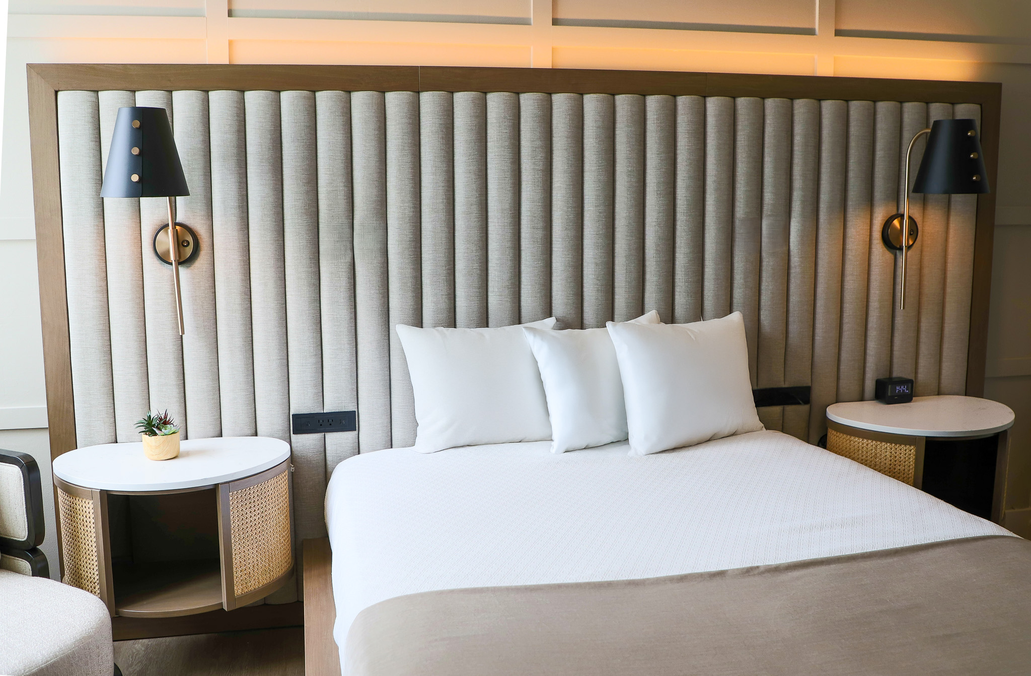 Double Classic Queen Bed