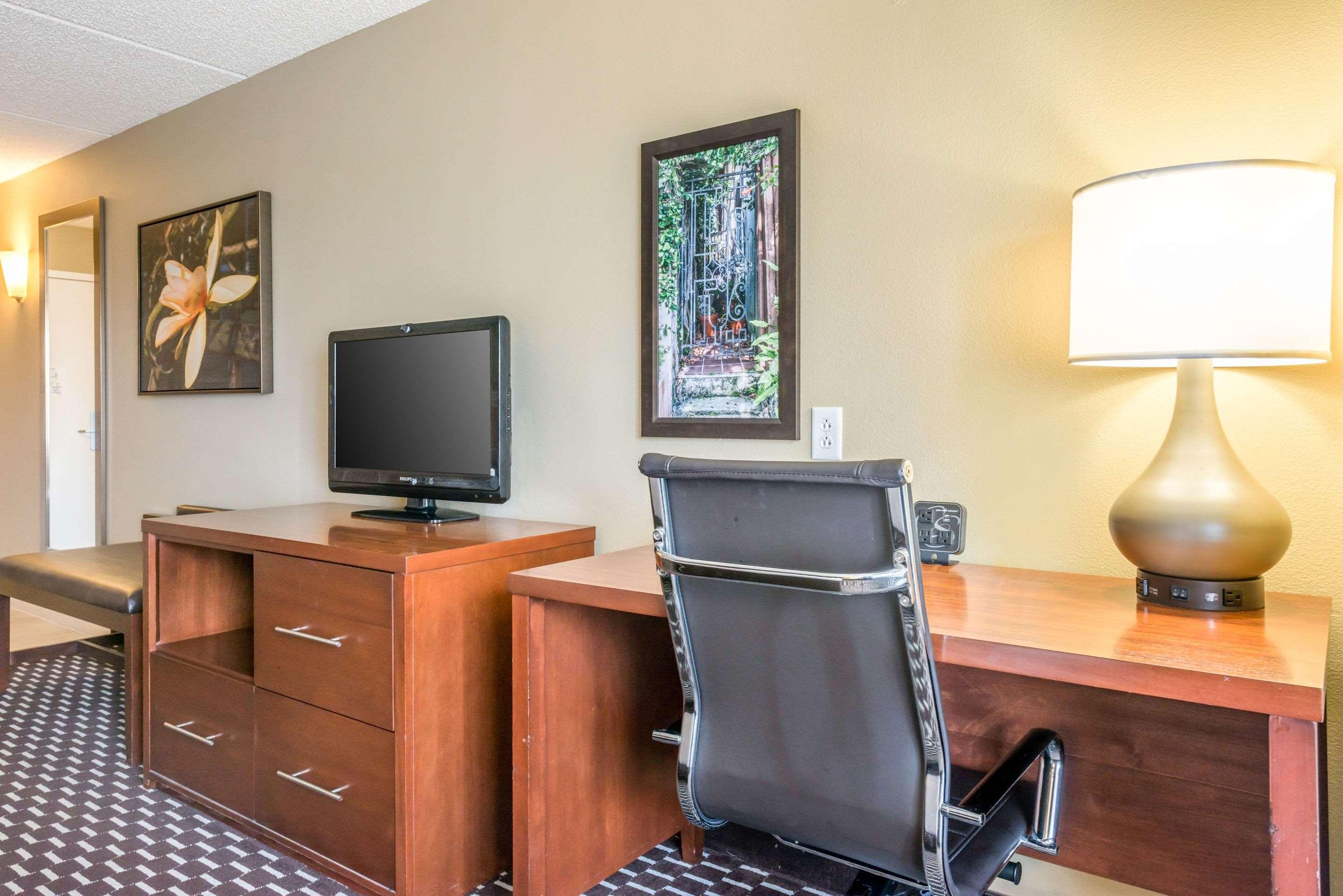 Suite Two Queen Beds