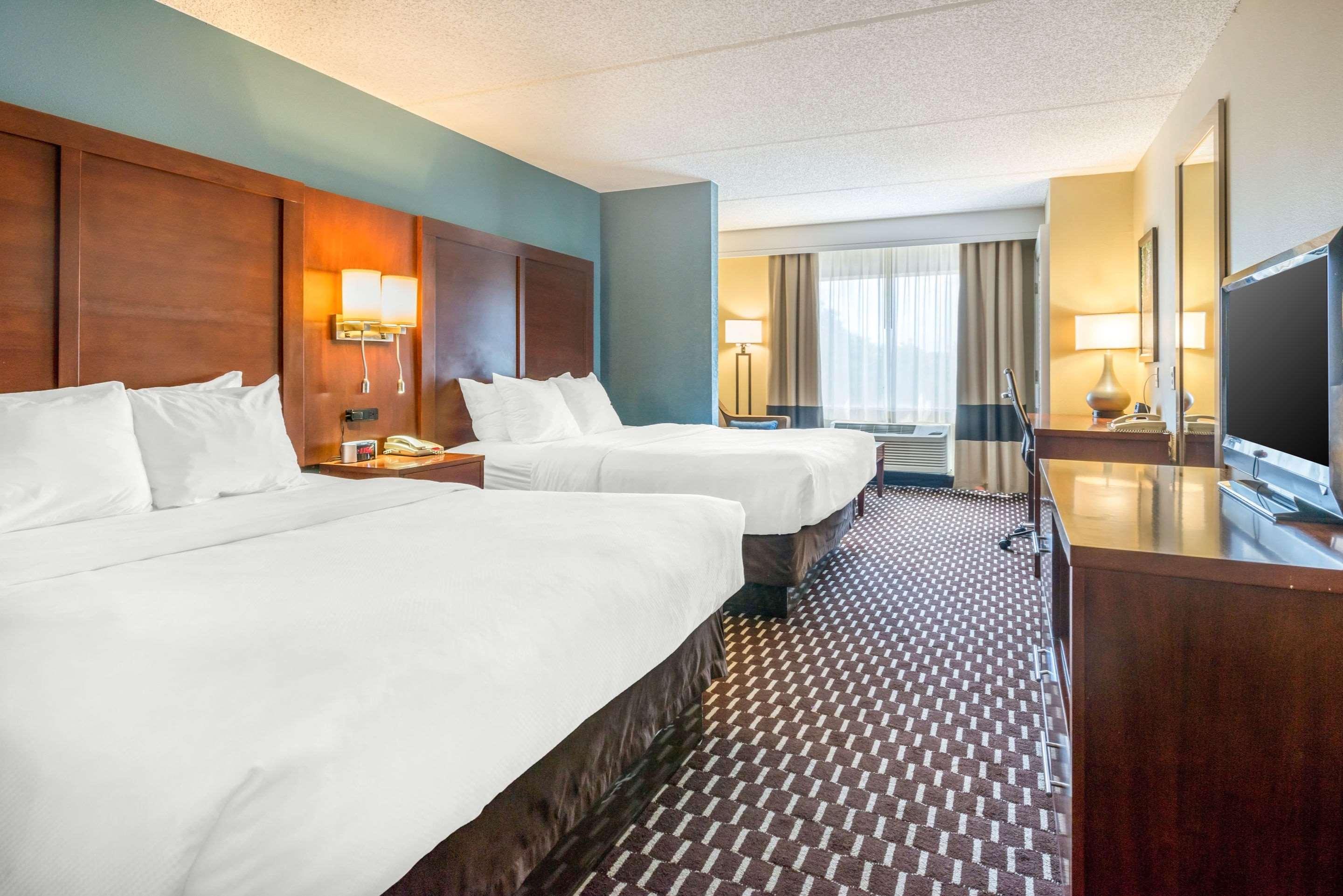 Suite Two Queen Beds Non Smoking