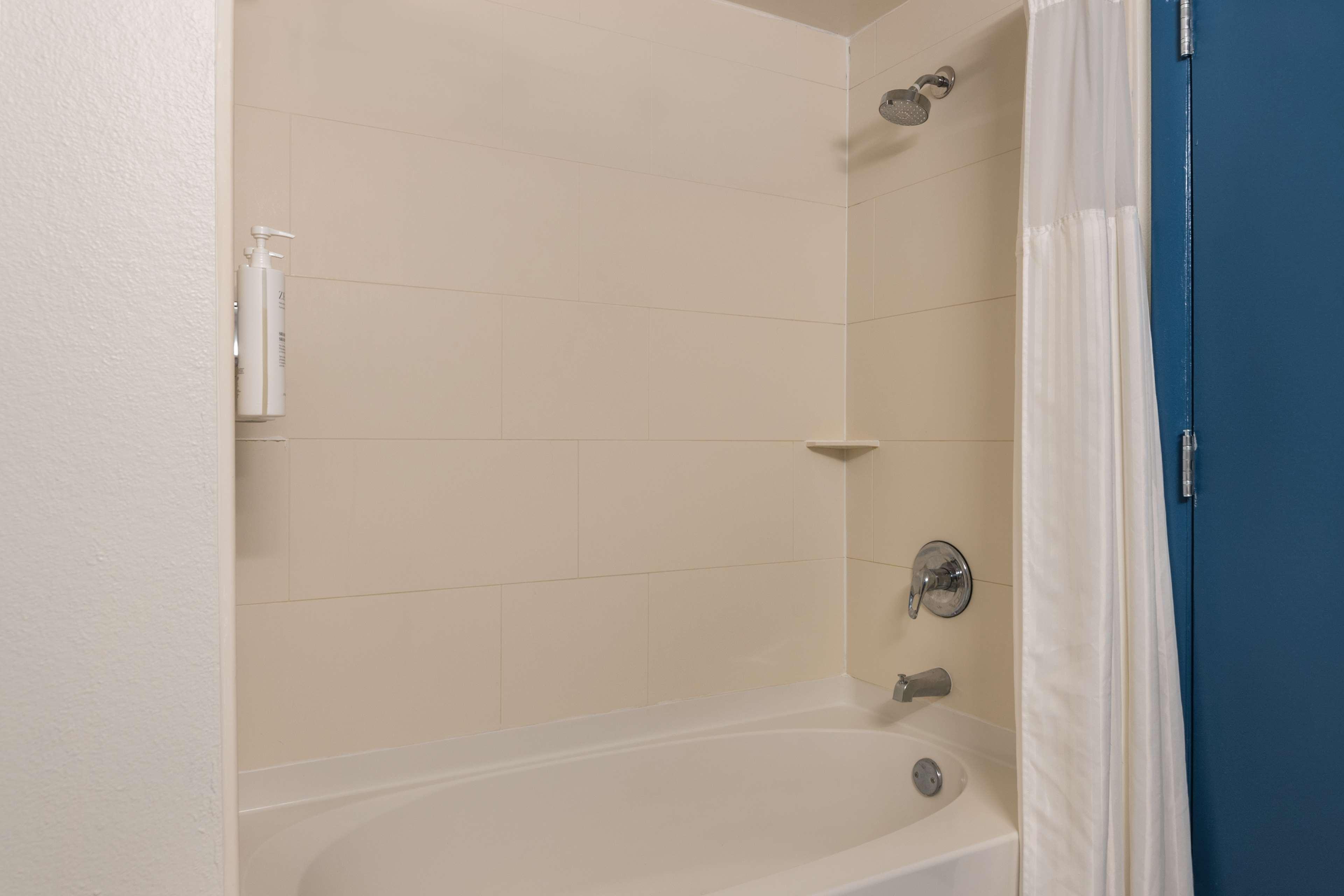 Double King Bed Non Smoking