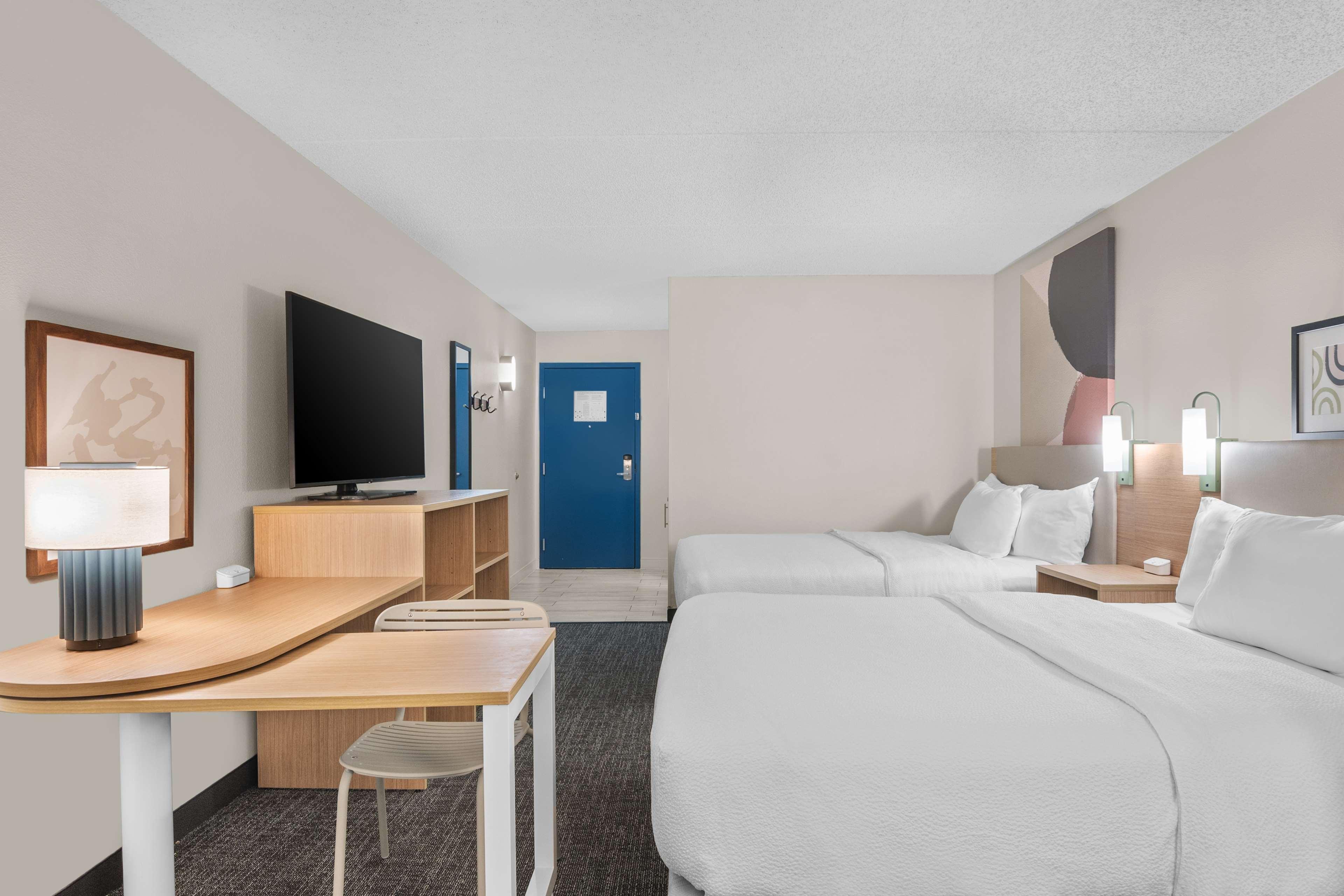 Double Two Queen Beds Non Smoking