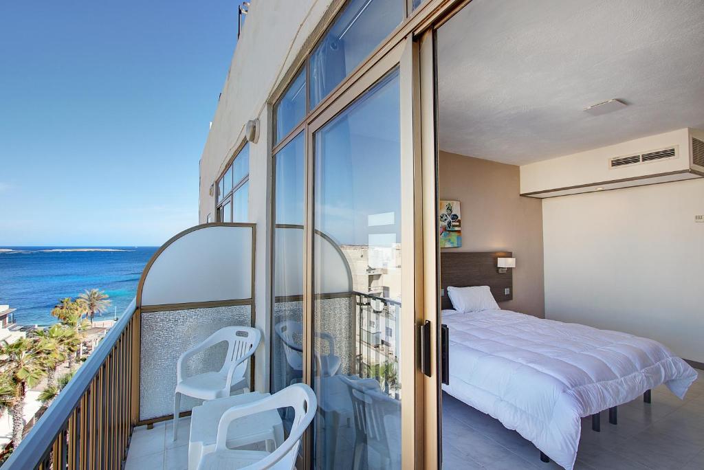 Double or Twin Side Sea View