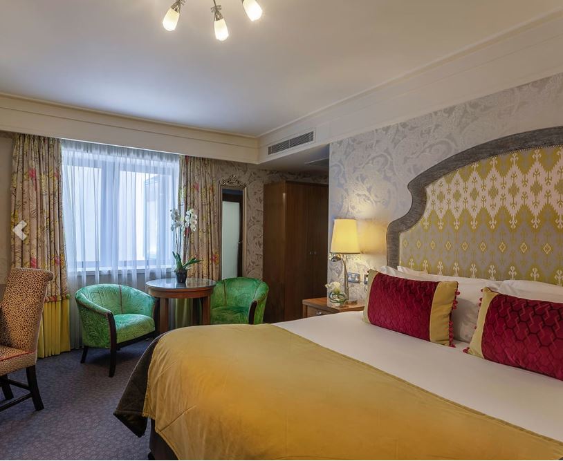 Double Queen Size Bed