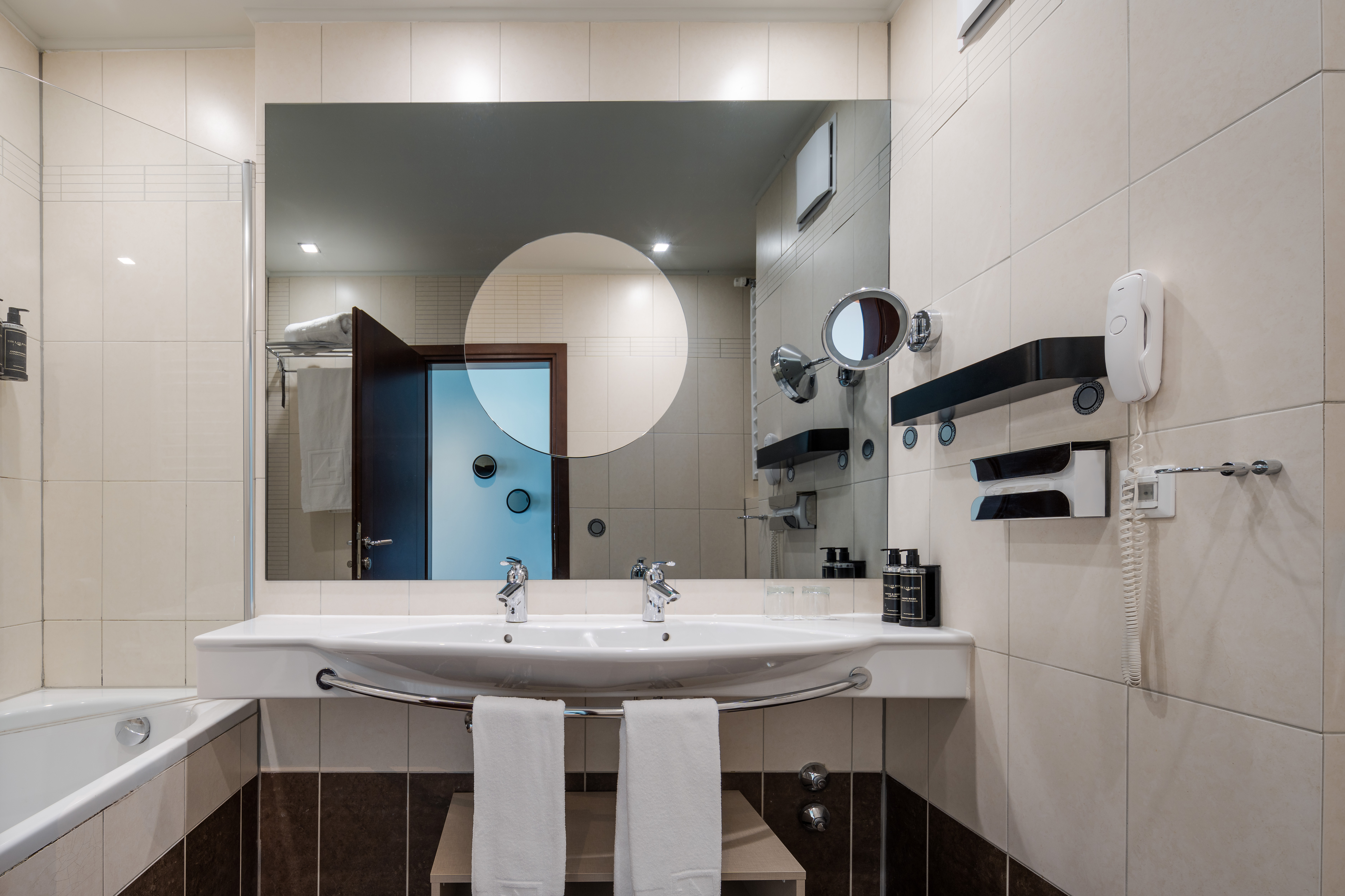 Double or Twin Deluxe Sea View with Balcony