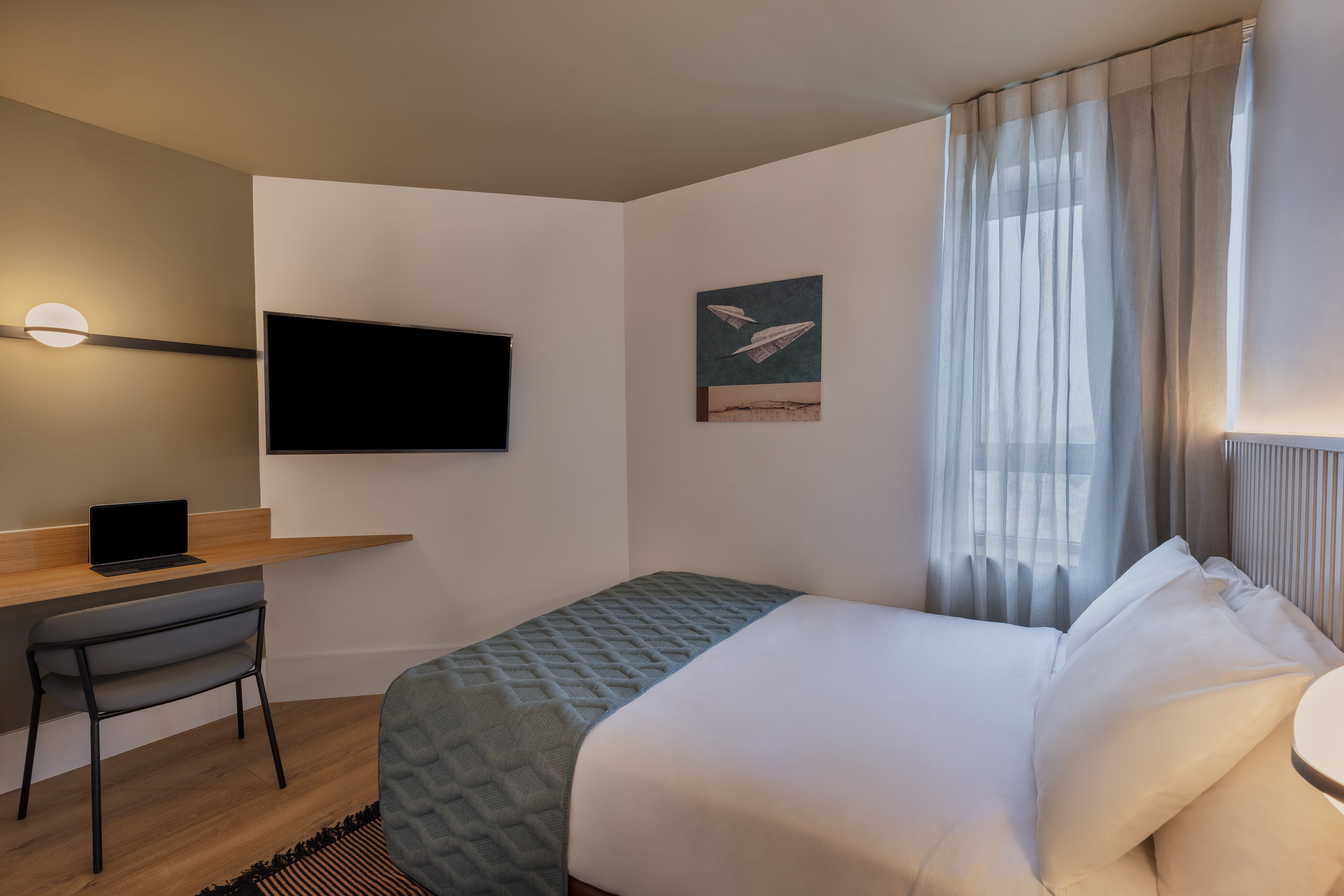 Single Deluxe Two Beds