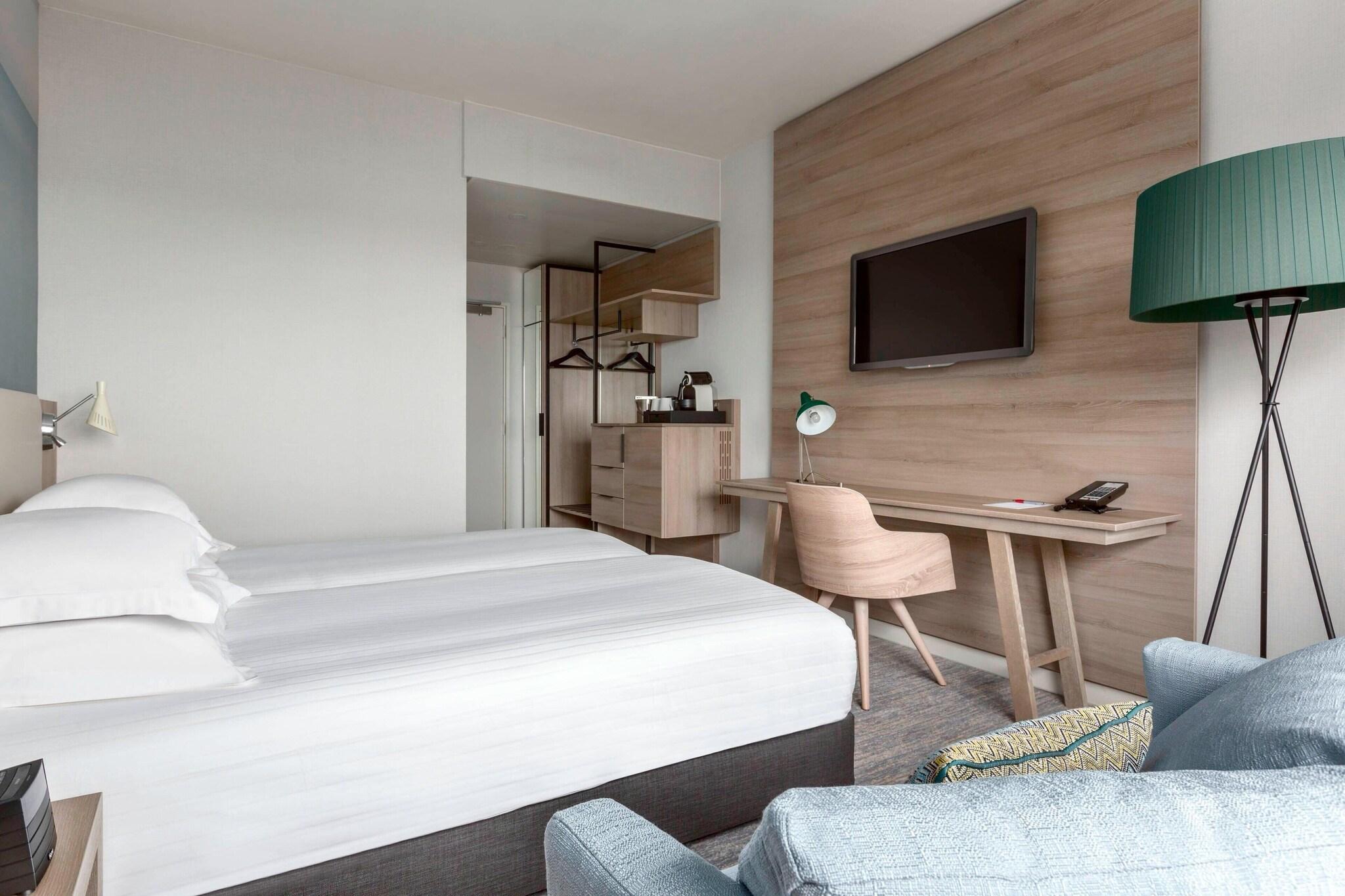 Double Superior King Bed