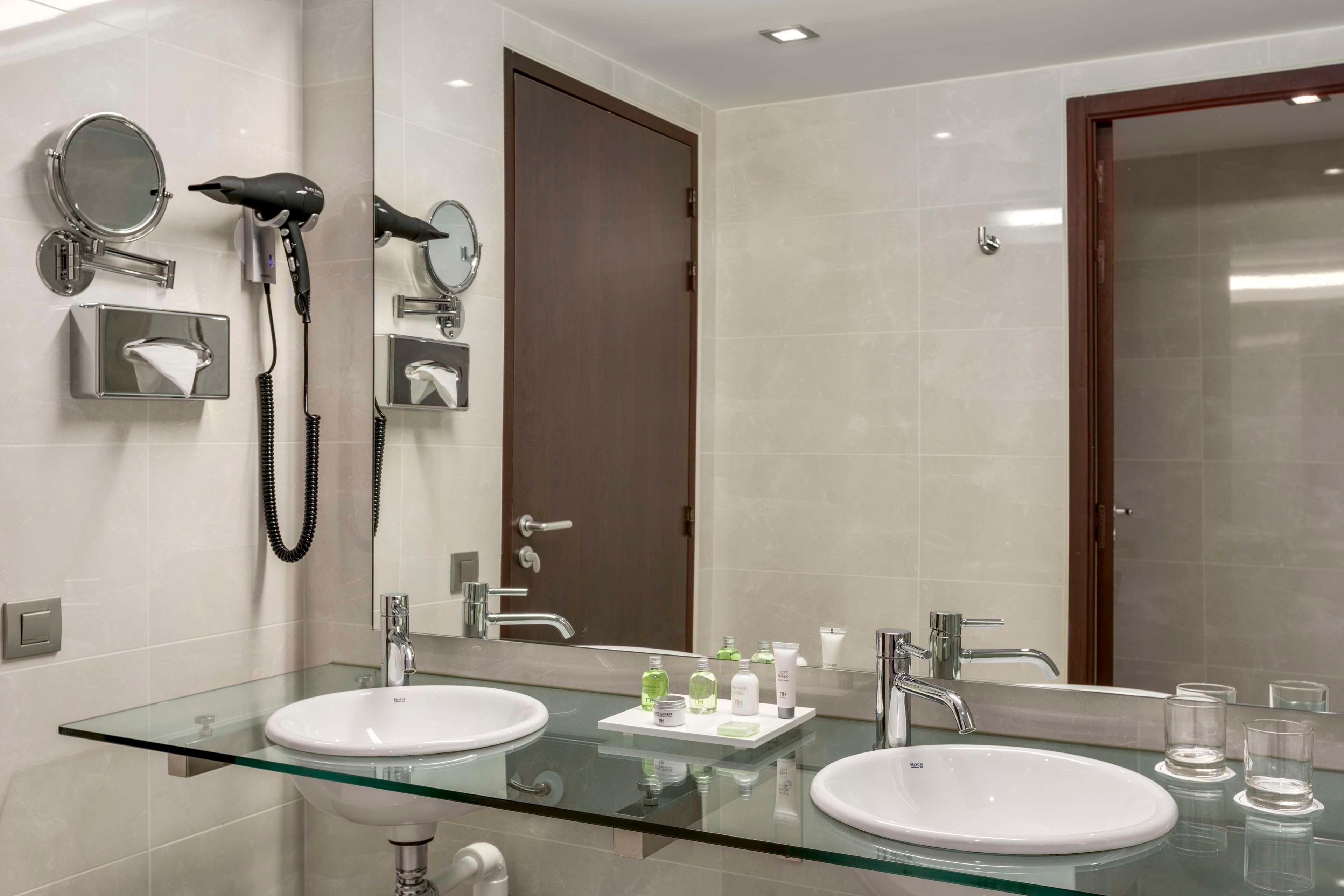 Family Room Connecting Room