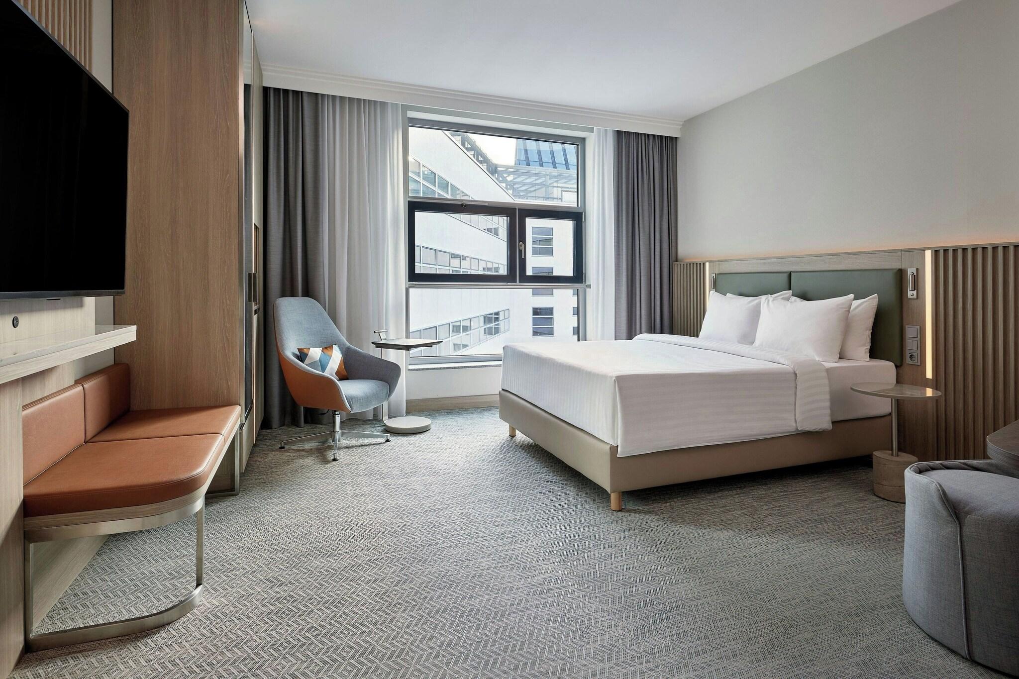 Double Deluxe Queen Bed