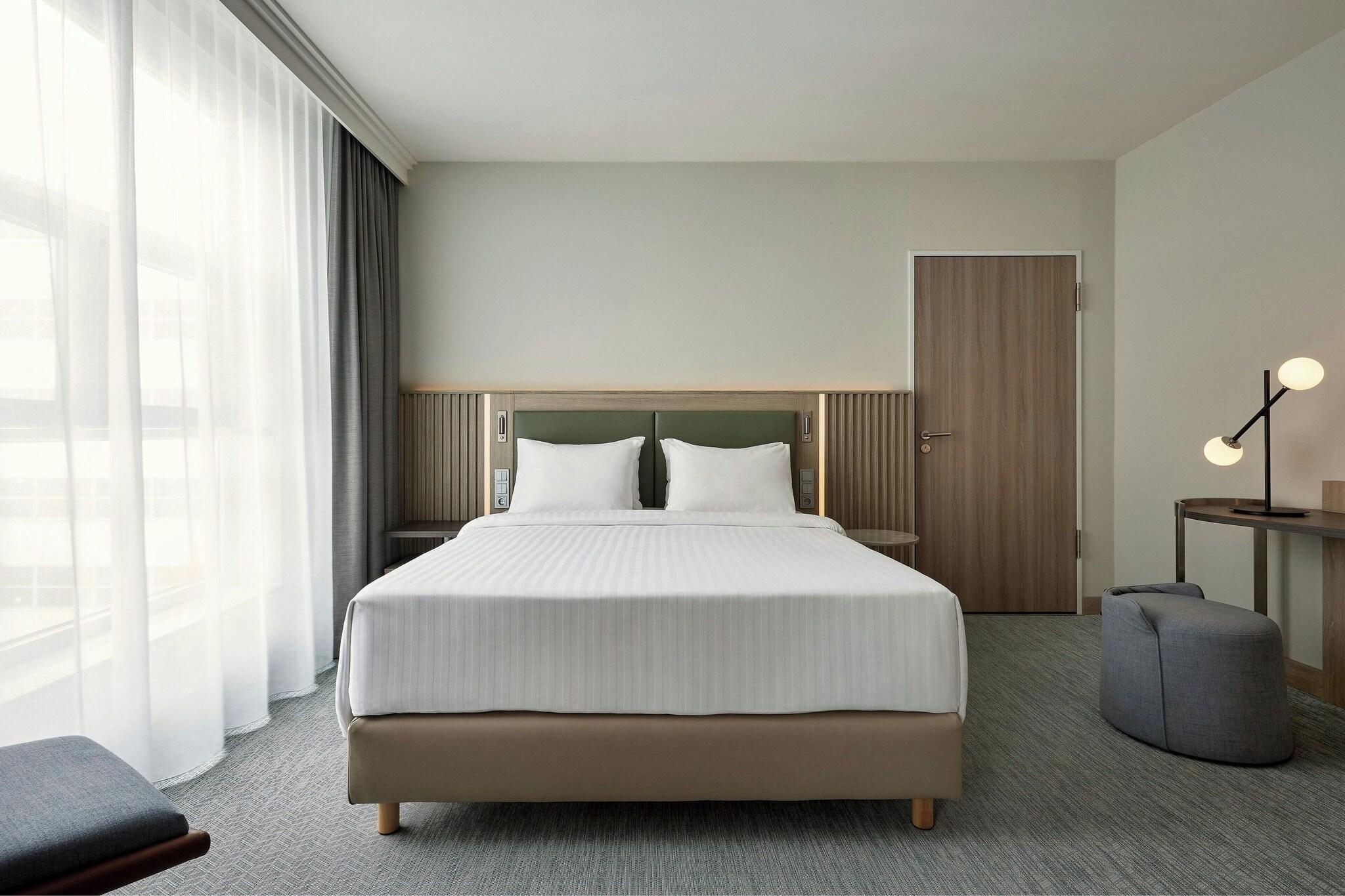 Double Deluxe Queen Bed
