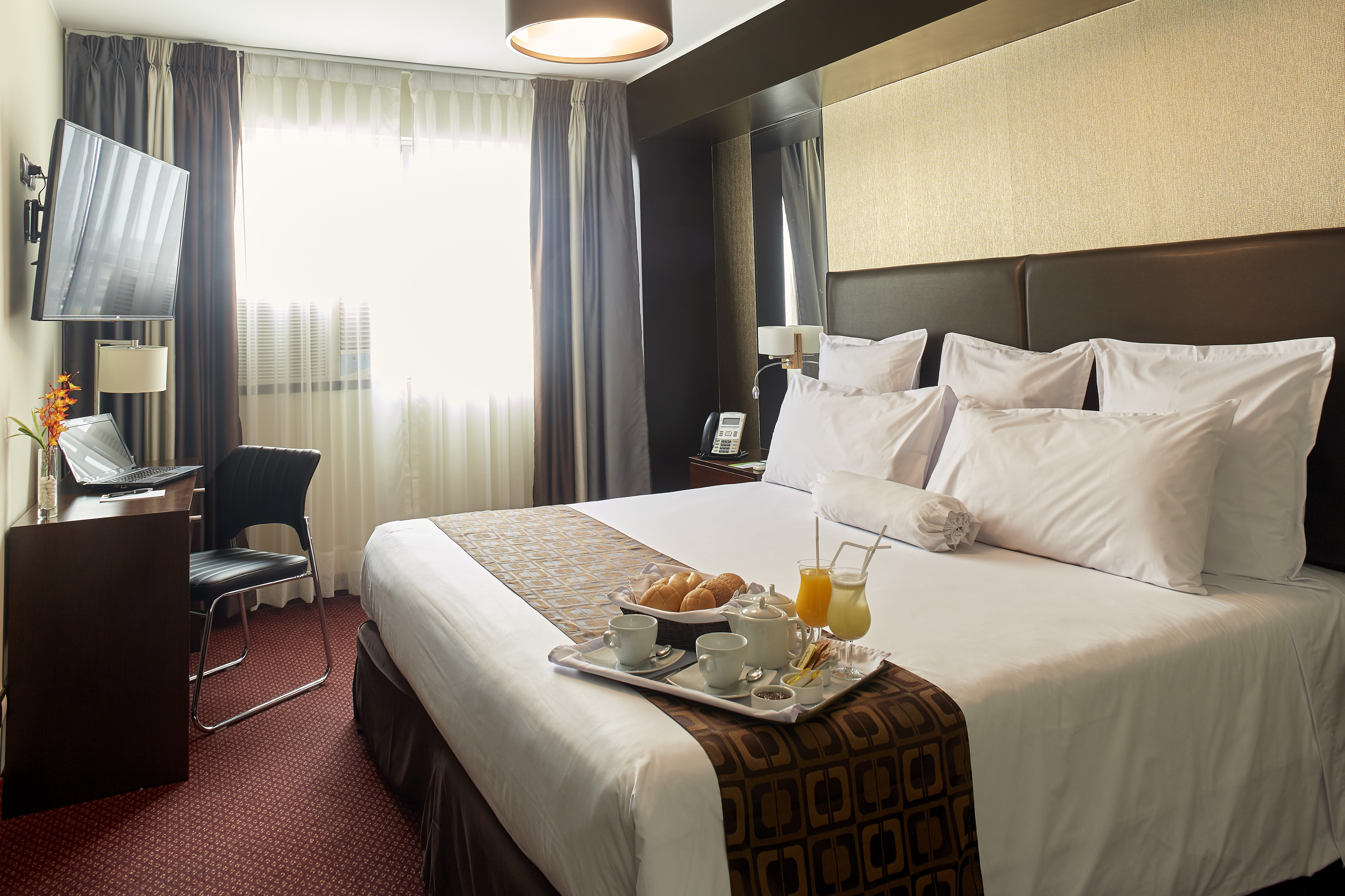 Junior Suite King Size Bed