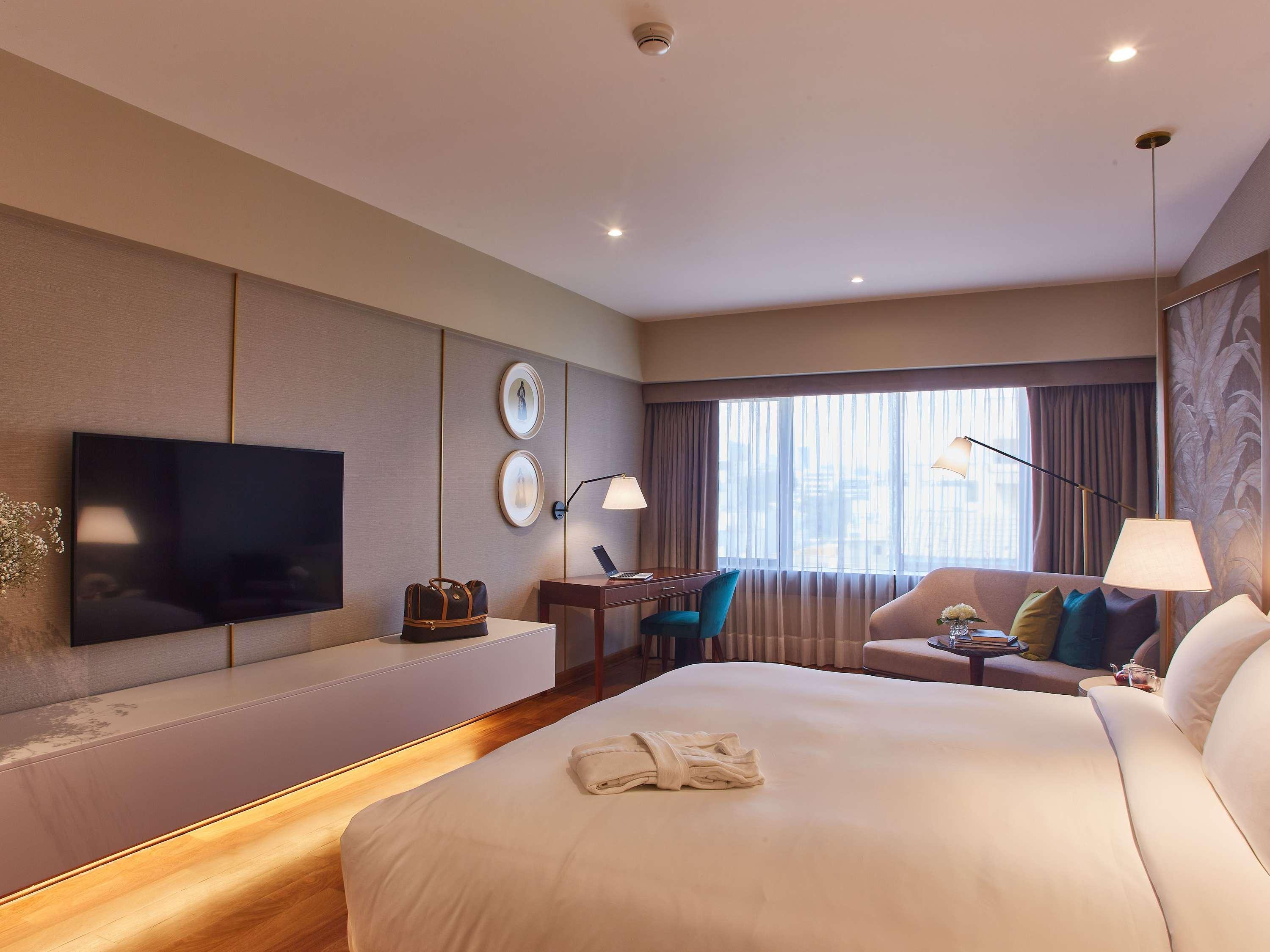 Double Deluxe King Bed