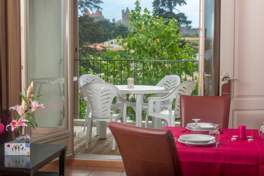 Apartment with Balcony