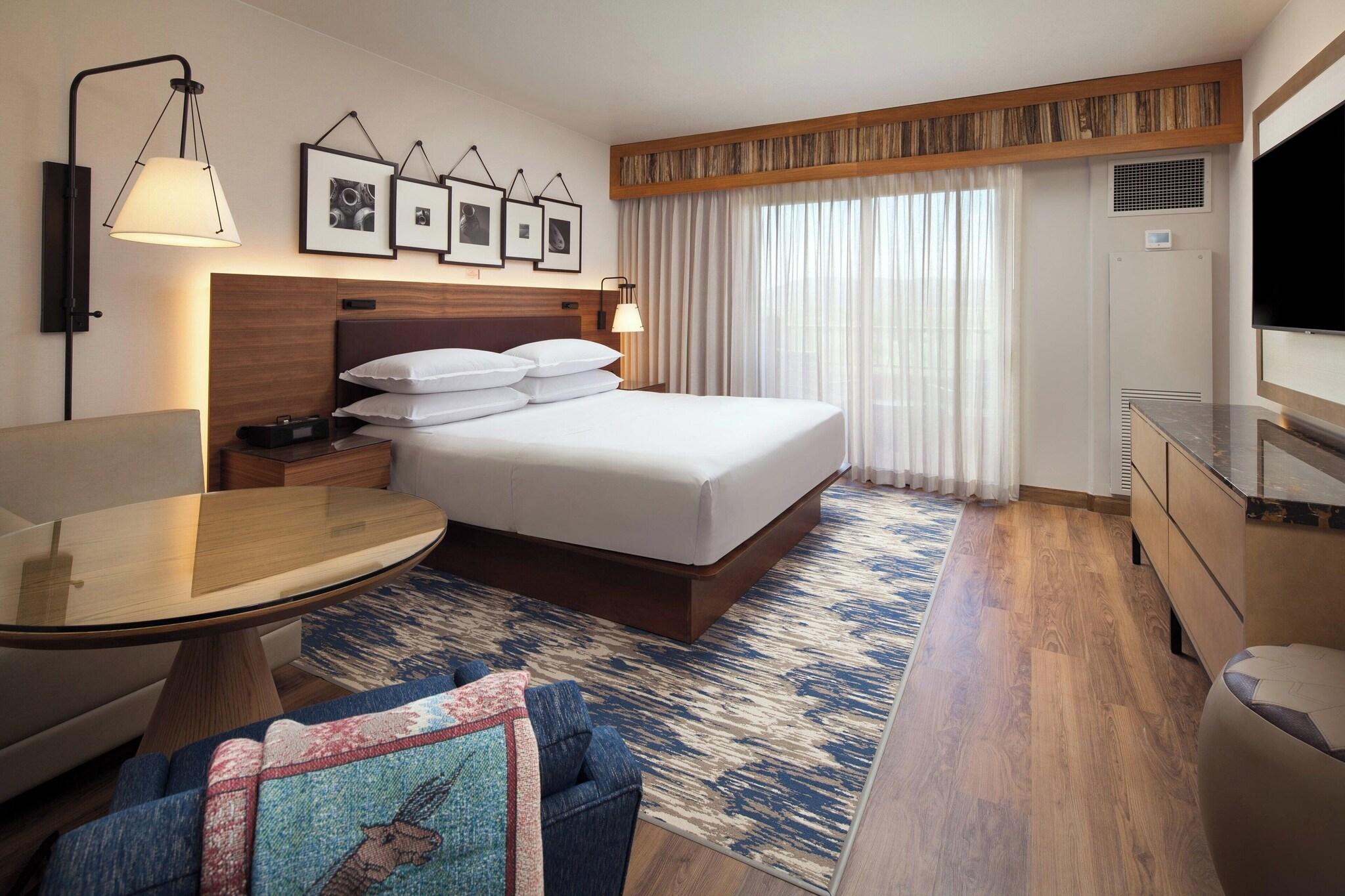 Double Deluxe King Bed