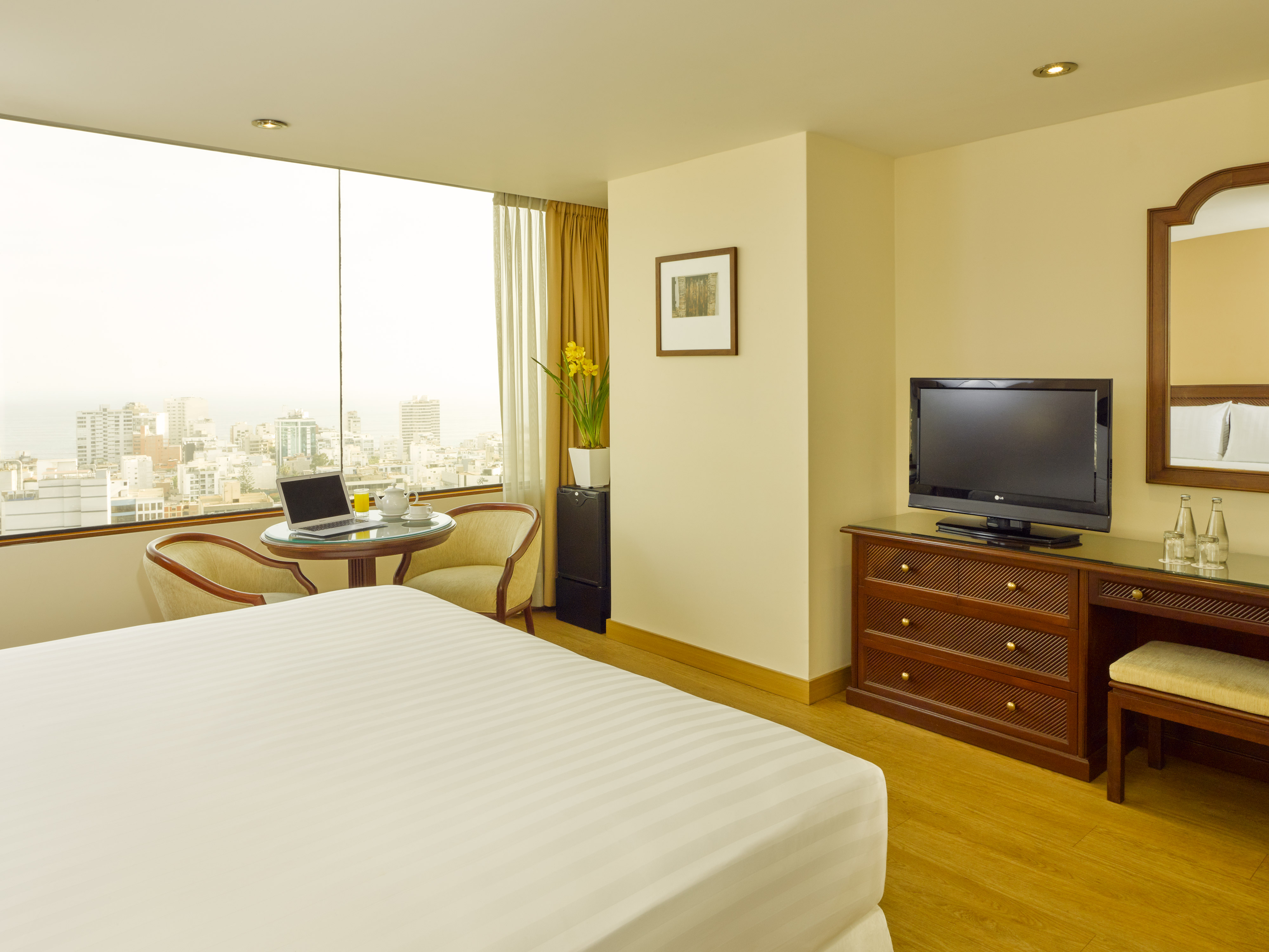 Double Queen Size Bed