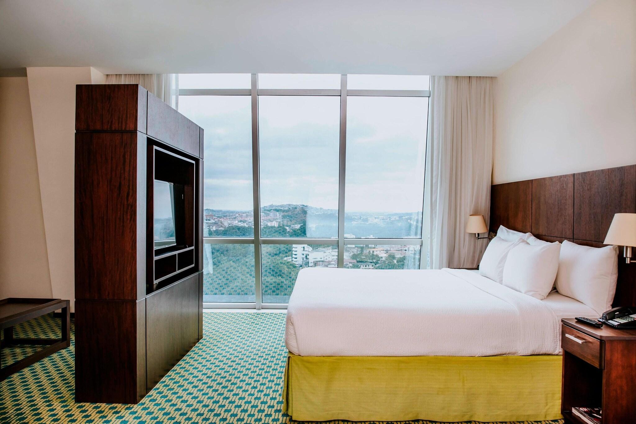 Suite City View King Bed