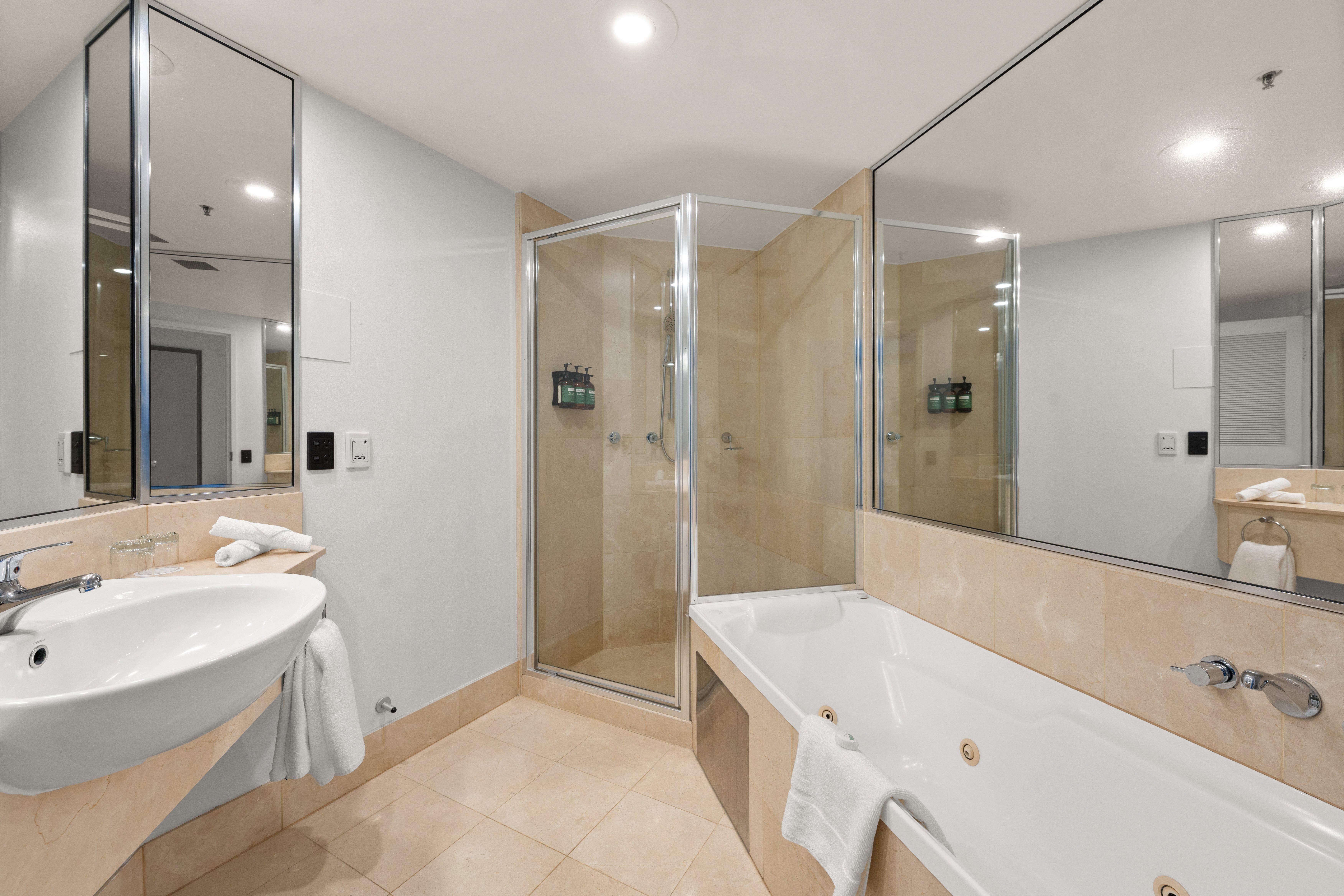 Junior Suite Ocean View King Bed