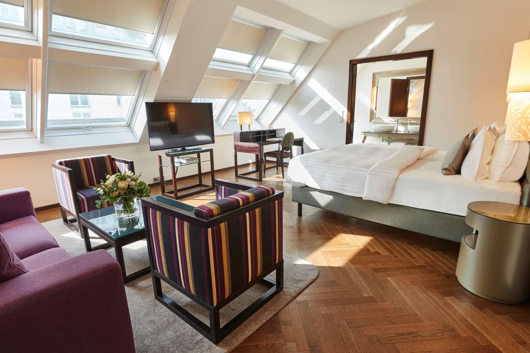 Junior Suite King Size Bed