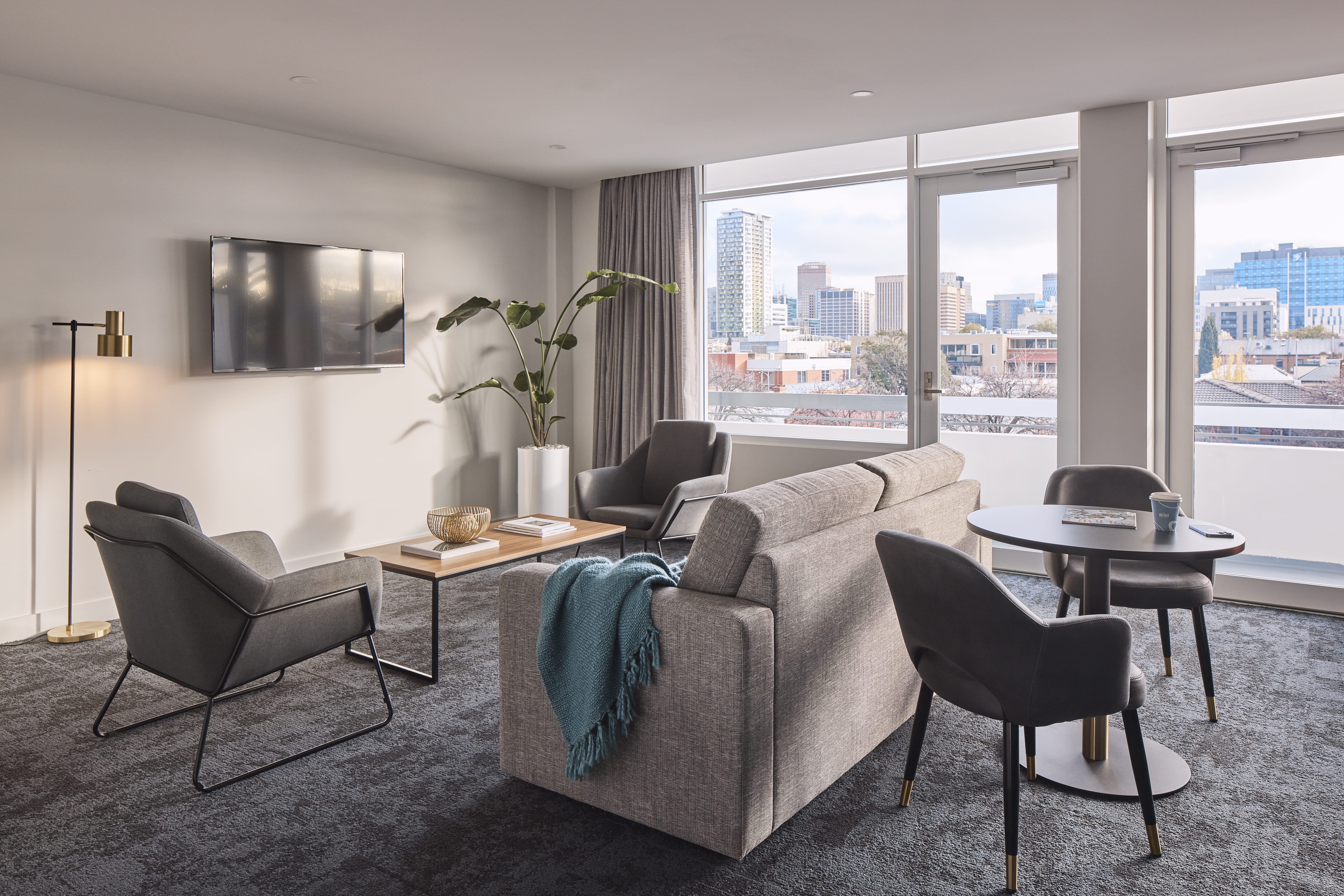 Studio Executive King Bed