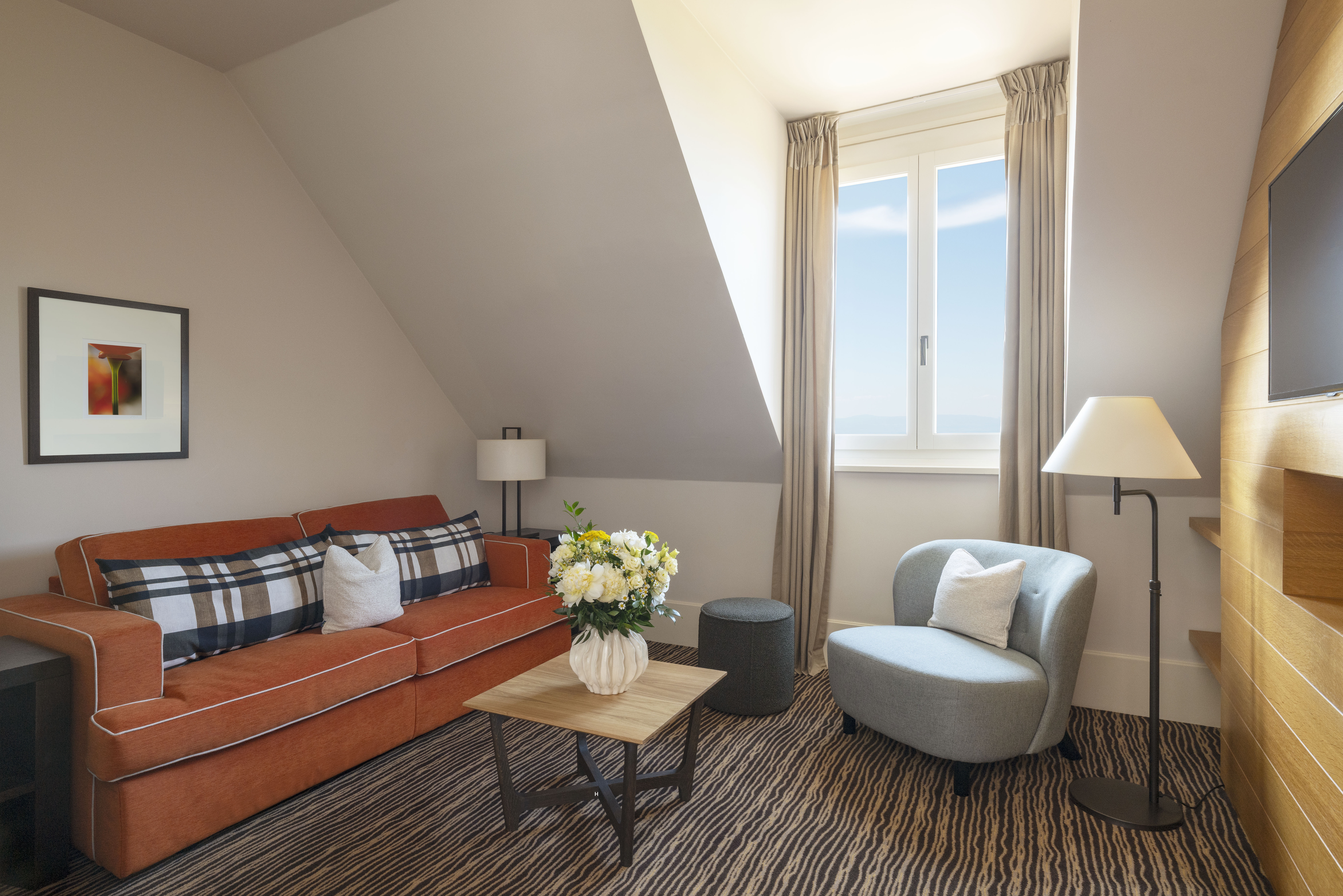 Family Room Lake View