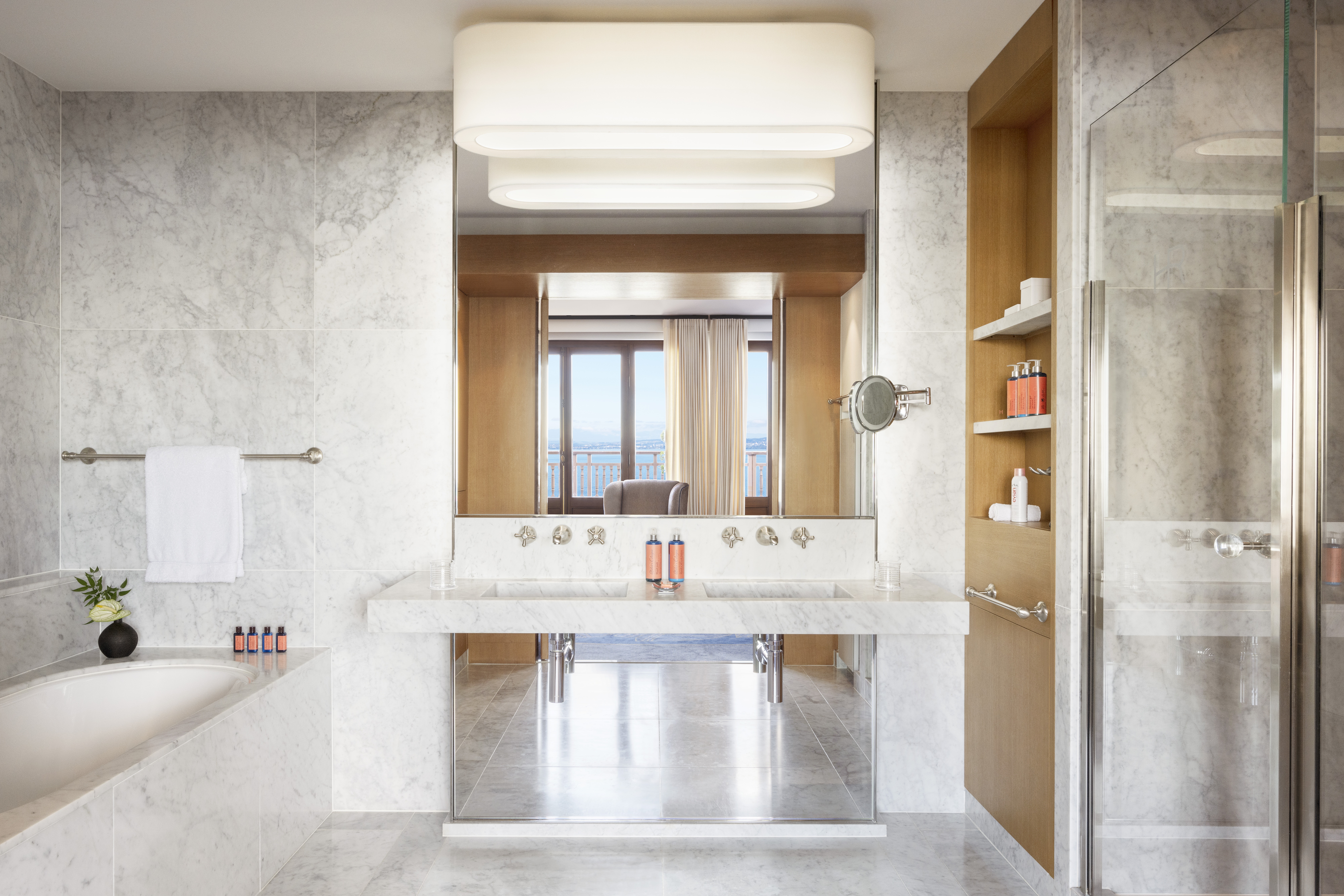 Junior Suite King Size Bed