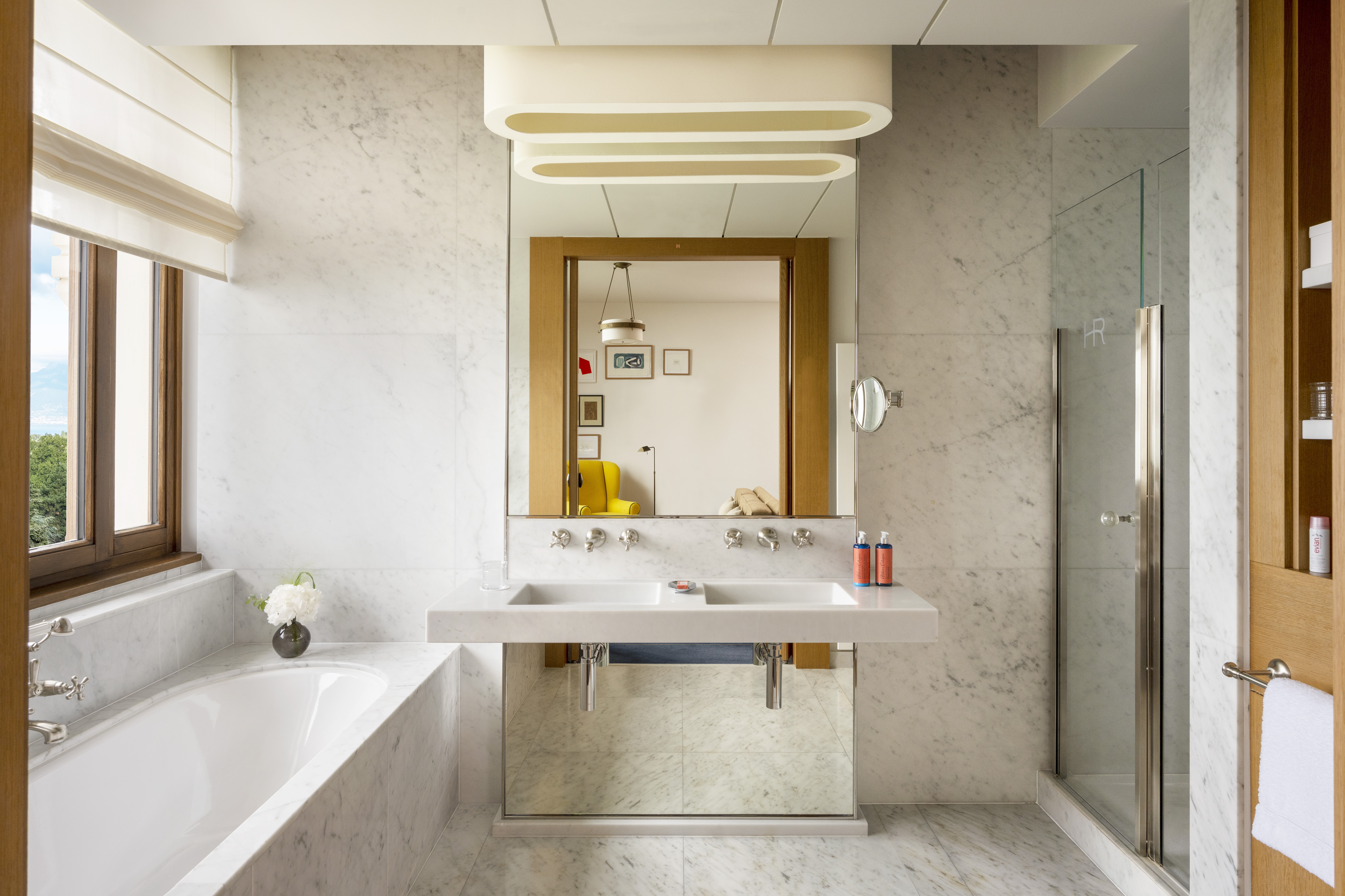 Apartment Connecting Room